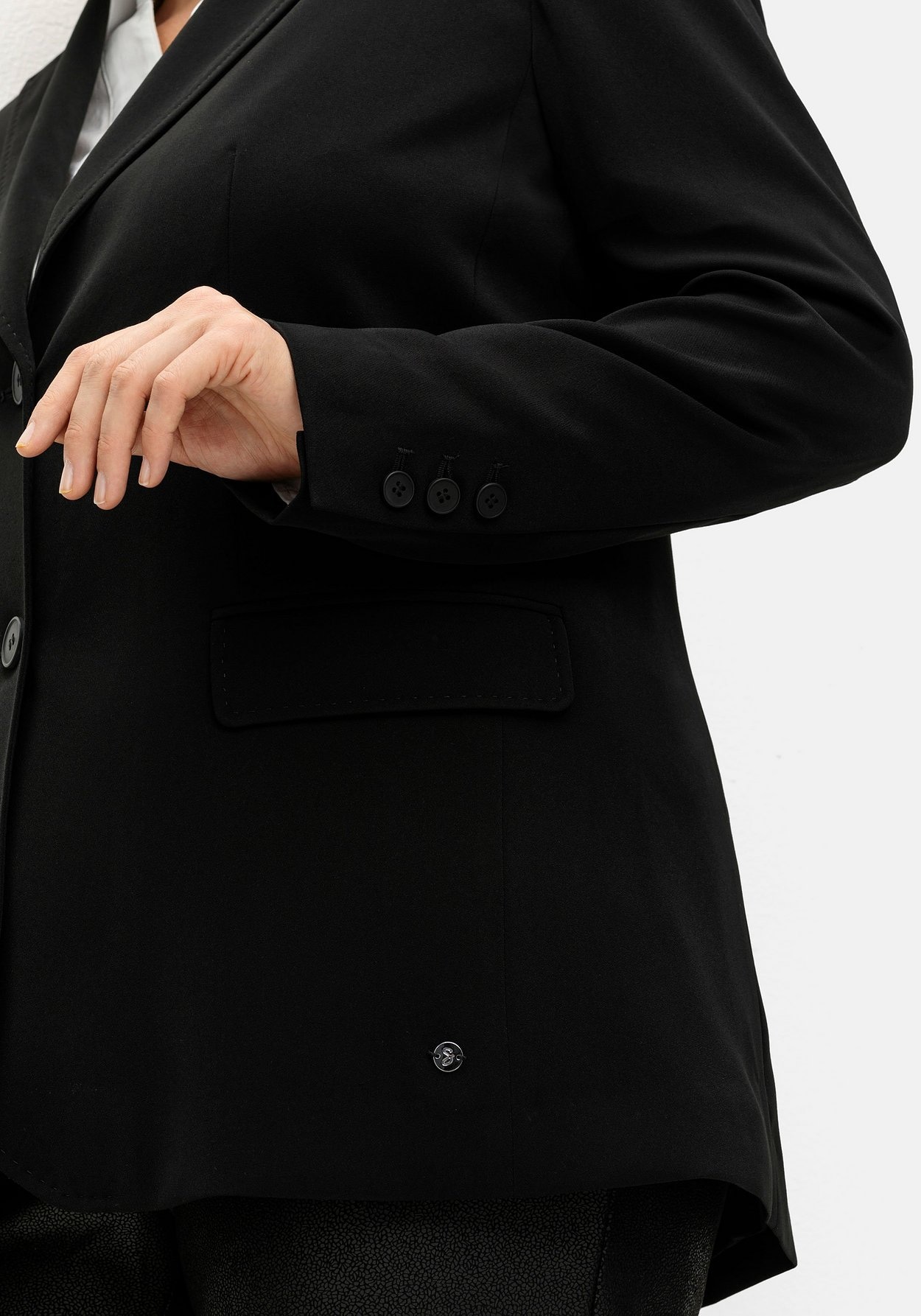 Sheego Longblazer »Langer, taillierter Blazer in taillierter Form, mit Schlitz hinten«