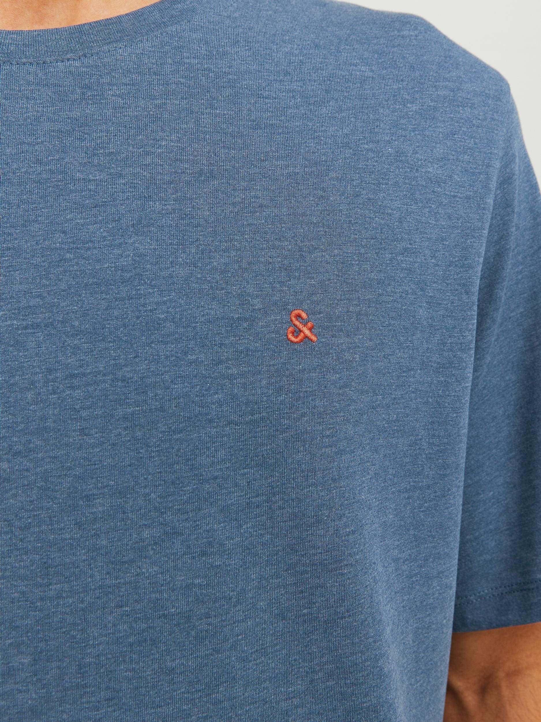 Jack & Jones Rundhalsshirt »JJEPAULOS TEE SS CREW NECK NOOS«, mit Logo Stickerei