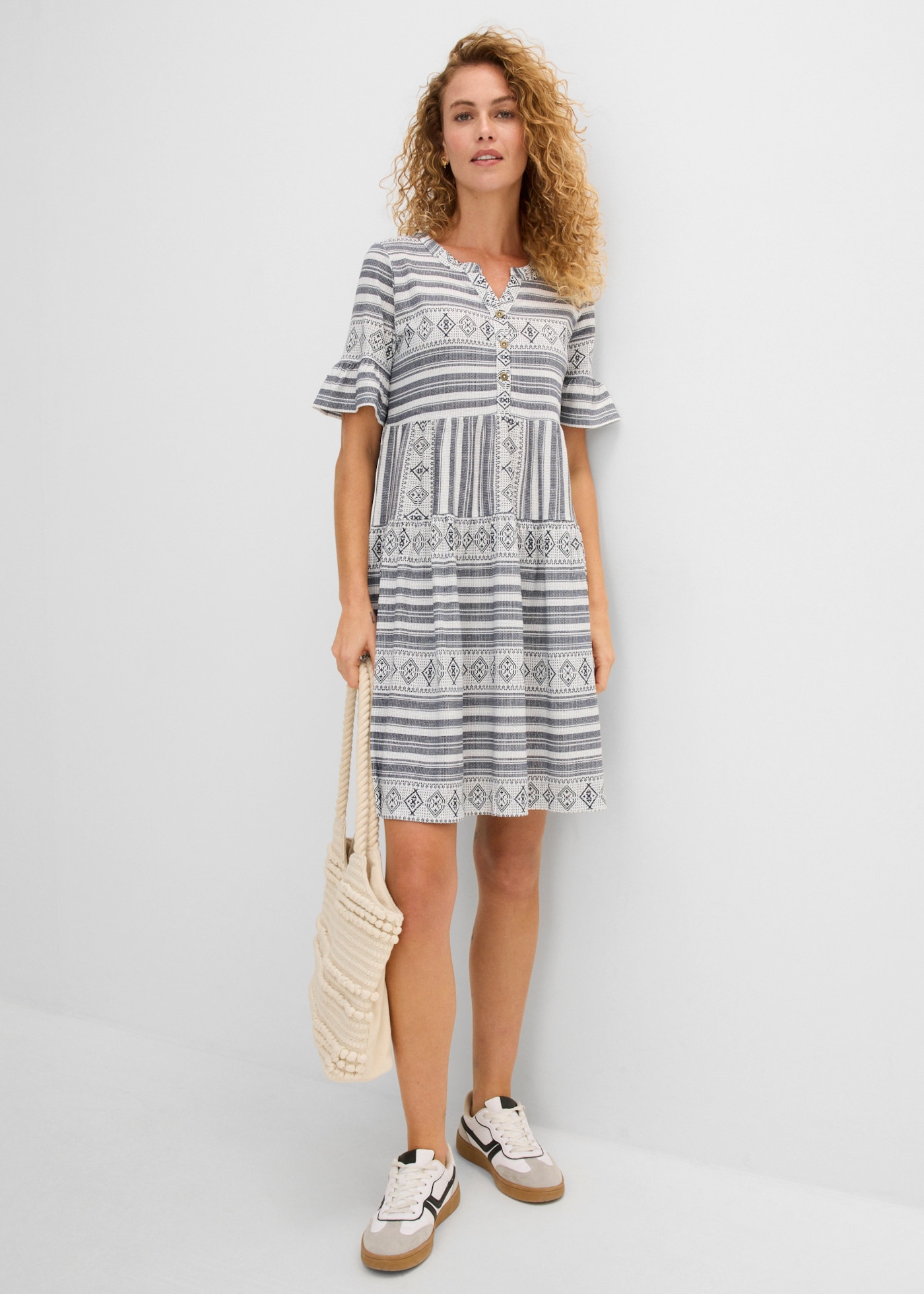 bonprix Shirtkleid mit All-Over Print, aus Viskosemischung, lässig geschnitten