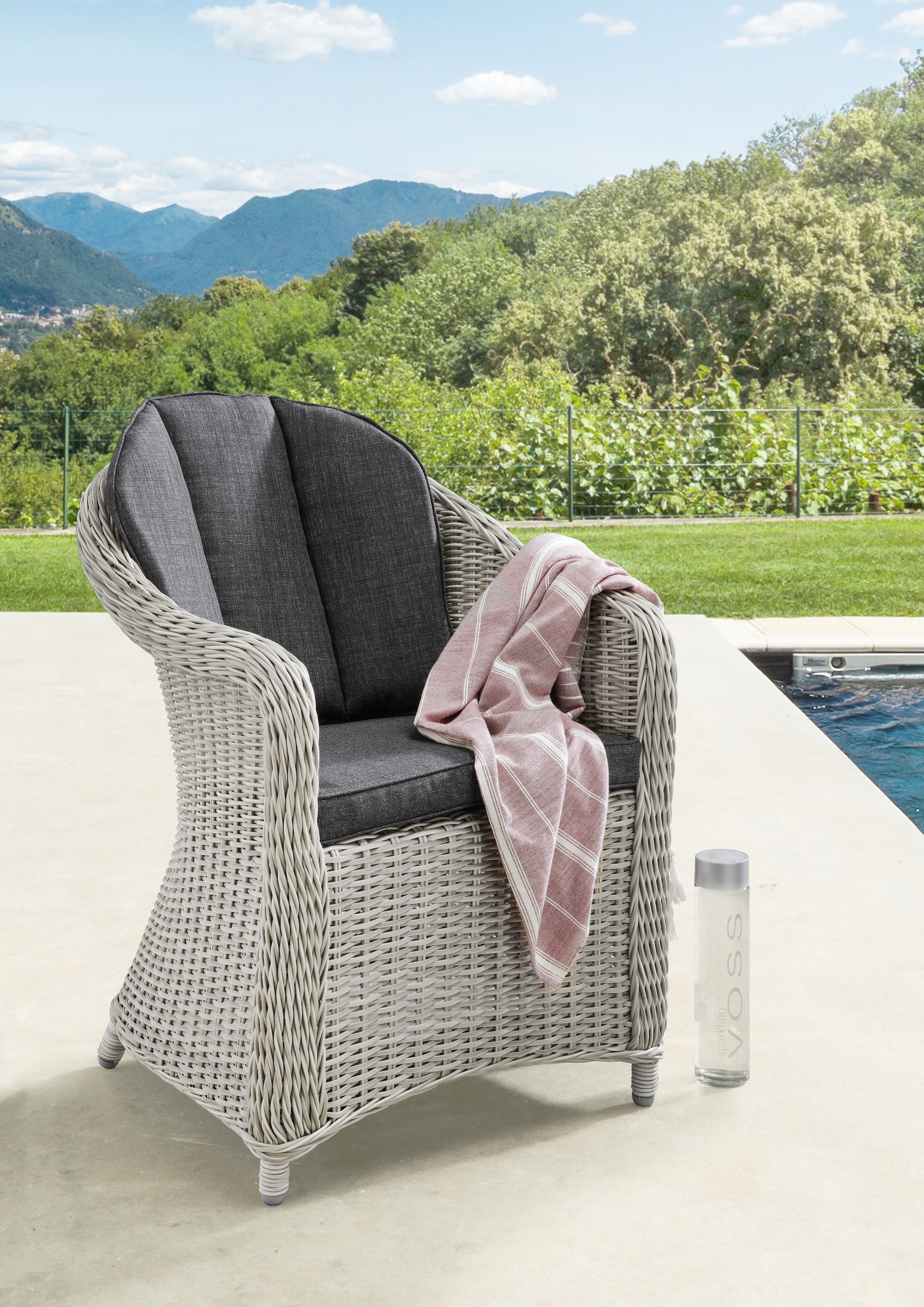 Destiny Garten-Essgruppe »MALAGA LUNA«, (Set, 7 tlg., 1 Tisch, 6 Sessel, 1x Drehteller), (Set,19-tlg., 6xSessel, 1 Tisch Ø 150x75 cm), Aluminium, Polyrattan
