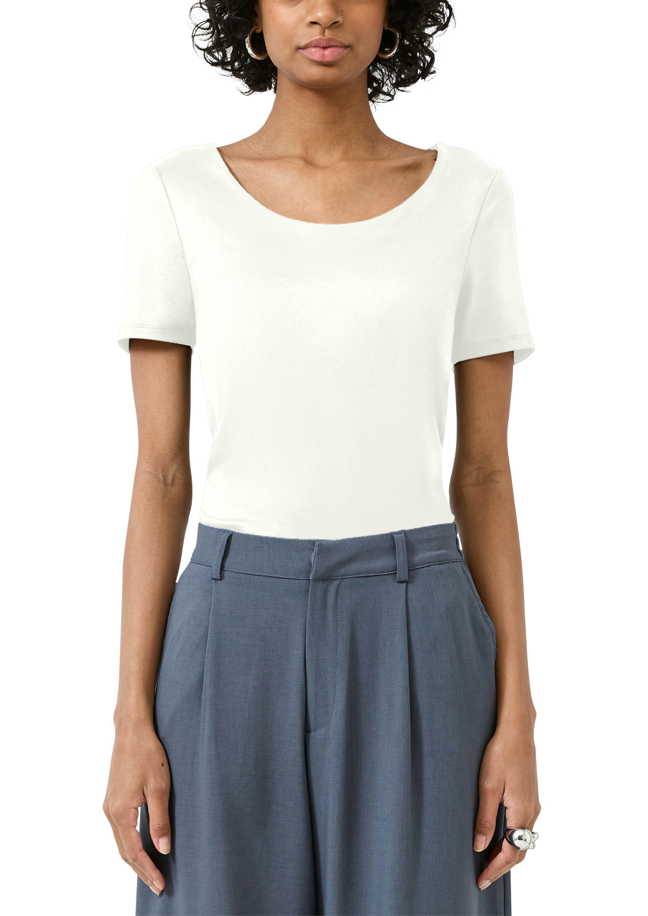 QS Kurzarmshirt mit tiefem Rundhals