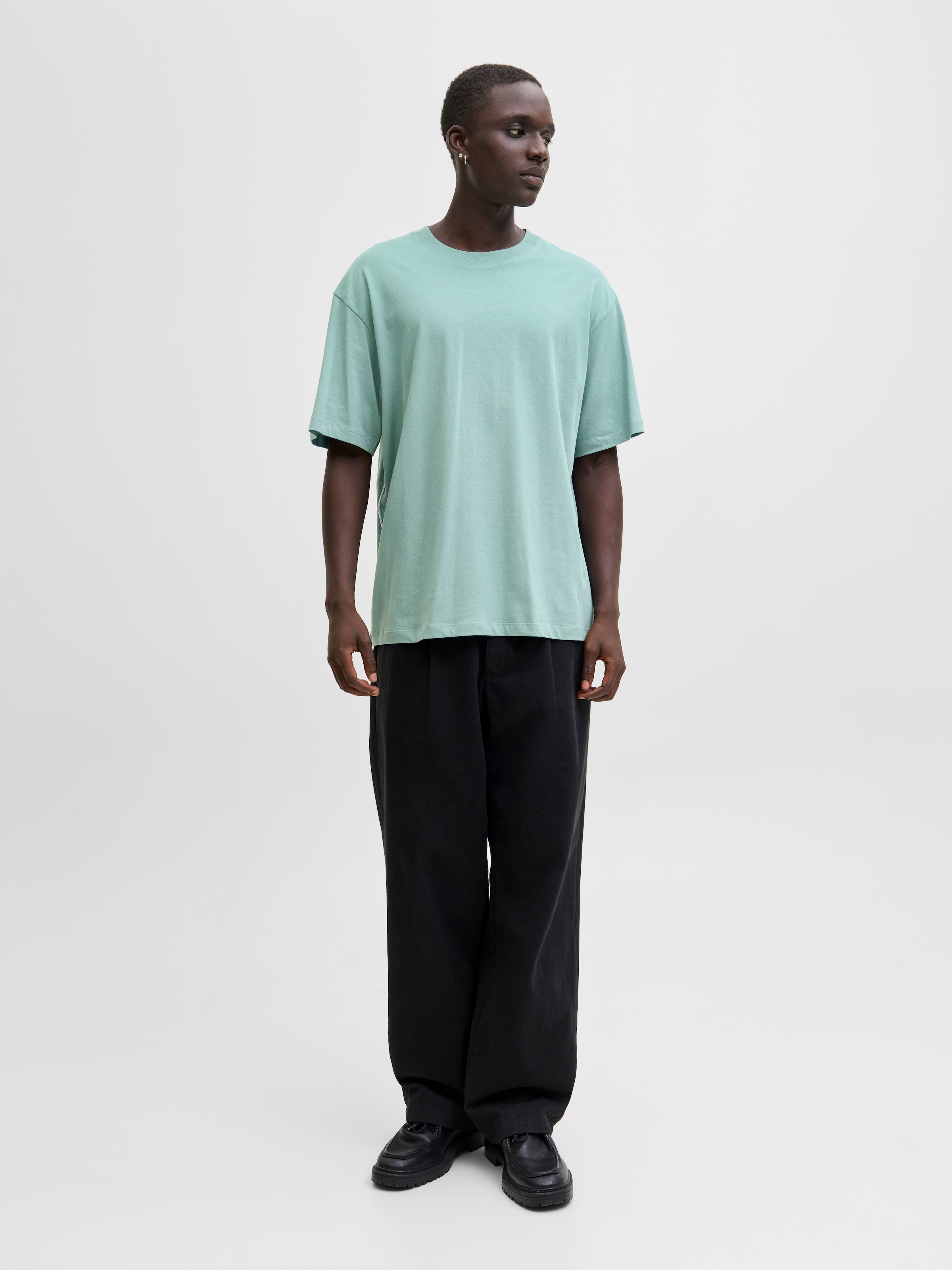 Jack & Jones Oversize-Shirt »JJEBRADLEY Oversize T-Shirt mit klassischem Rundhalsausschnitt« mit gekämmten Jersey
