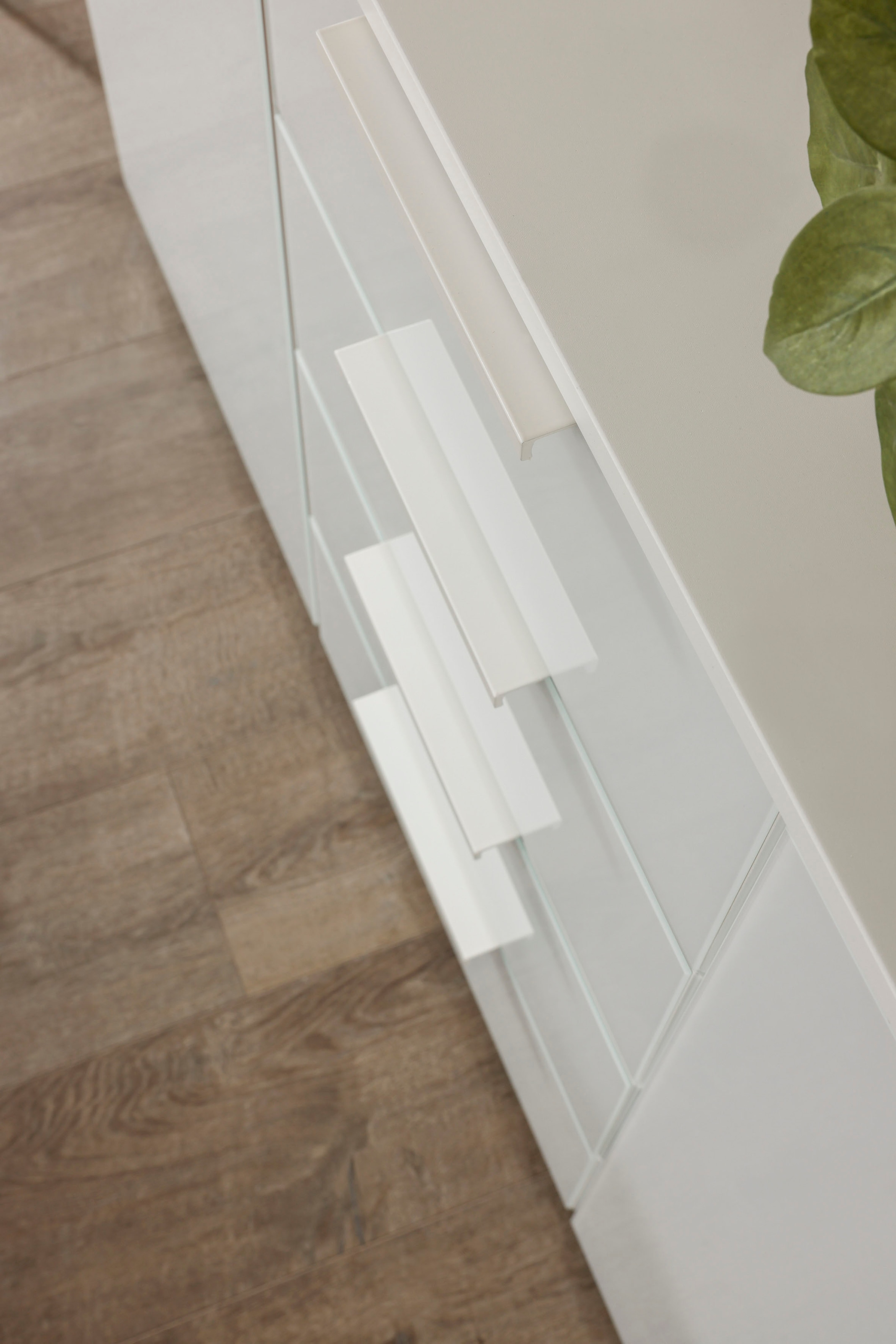 rauch Schubkastenkommode »Sideboard Kommode Kombikommode KOLUNA mit Glasfront« Breite 120 cm,  vier große Schubladen, mit insgesamt 4 Einlegeböden MADE IN GERMANY