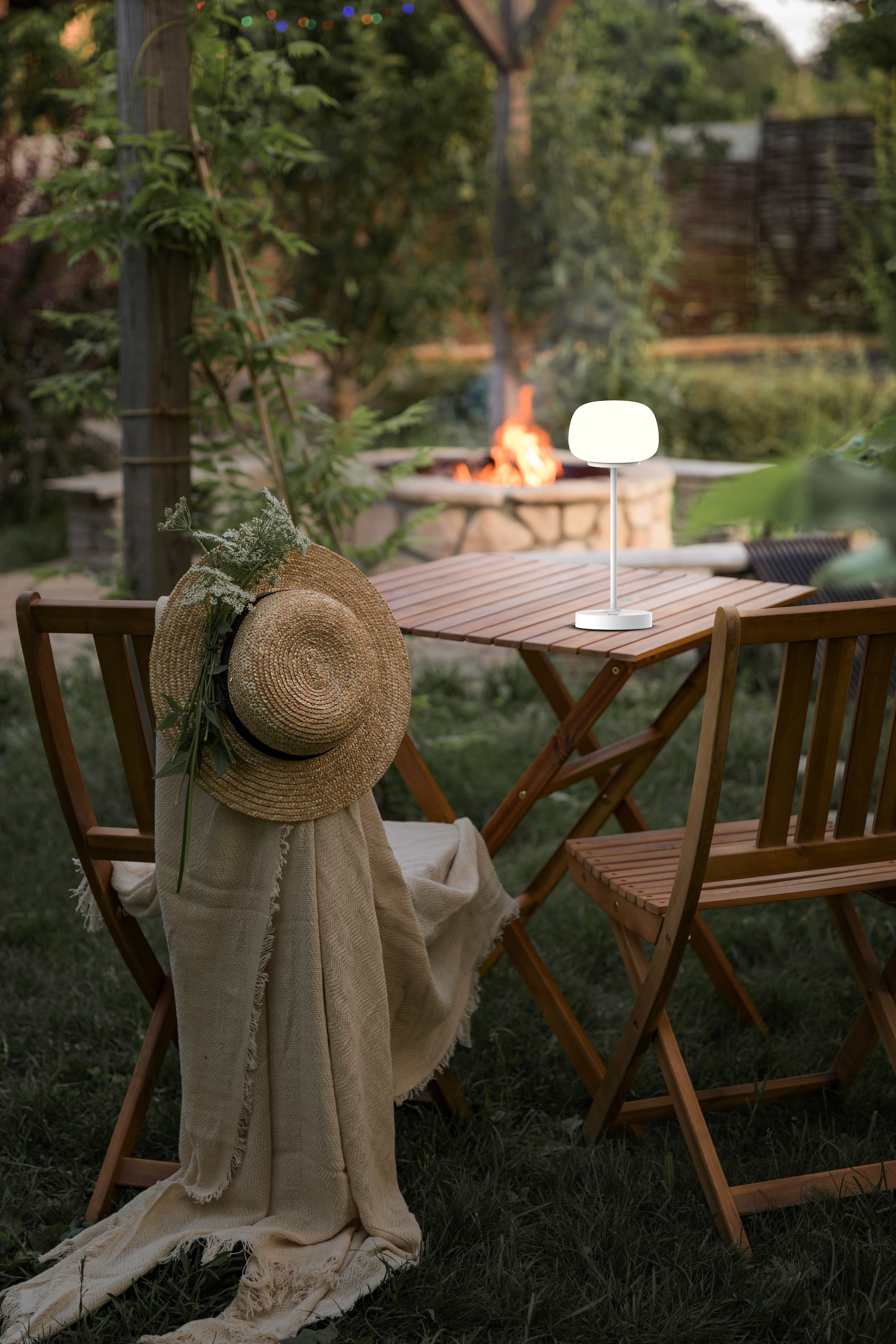 näve LED Tischleuchte »Pina« LED-Modul 1 Stk. Warmweiß Akku aufladbar, USB Typ C inkl. Kabel 100cm, Touch, dimmbar