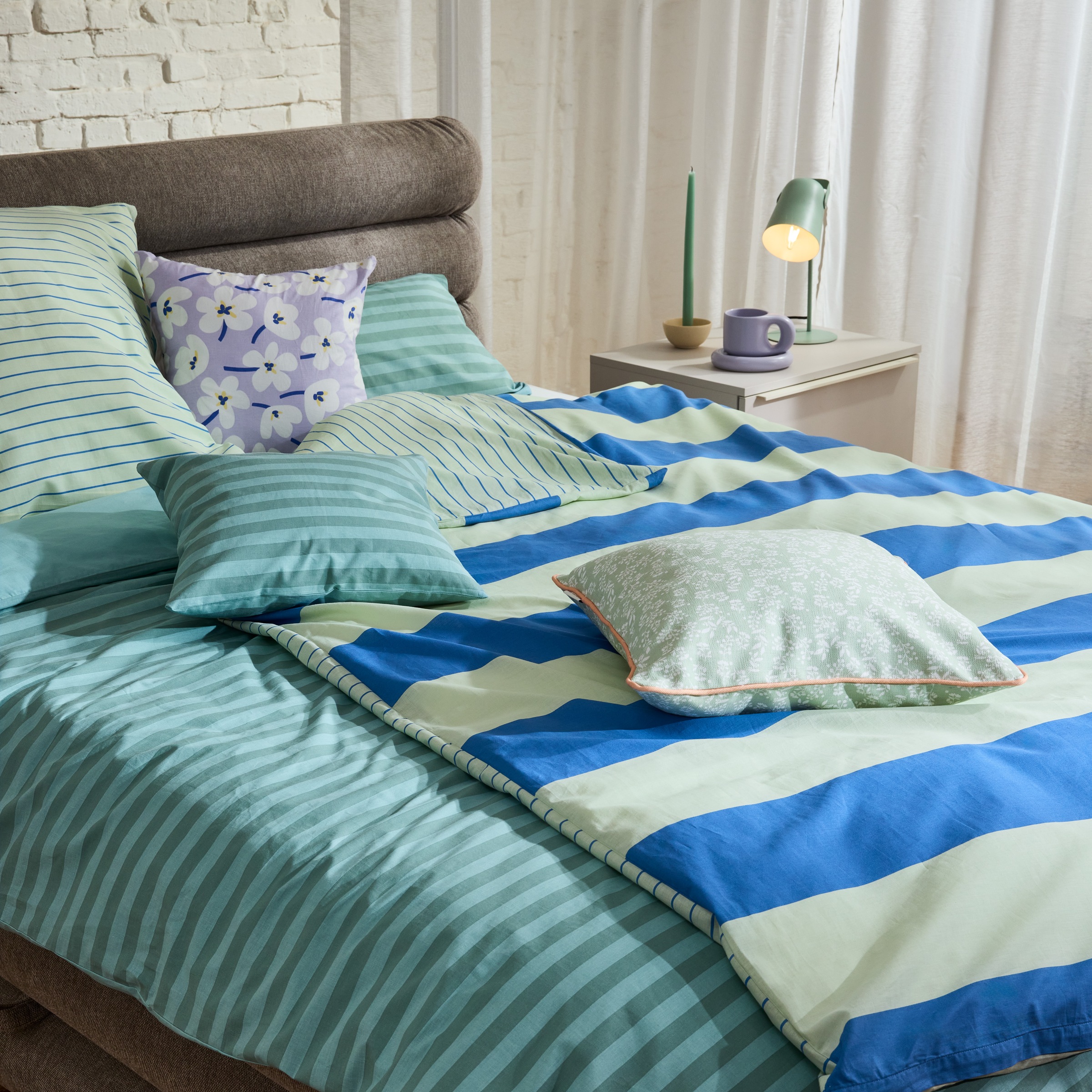 TOM TAILOR HOME Kissenhülle »new bedroom, MEDIUM STRIPES, 40x40cm oder 40x80cm«, (1 St.), mit farbigem Markenreißverschluss