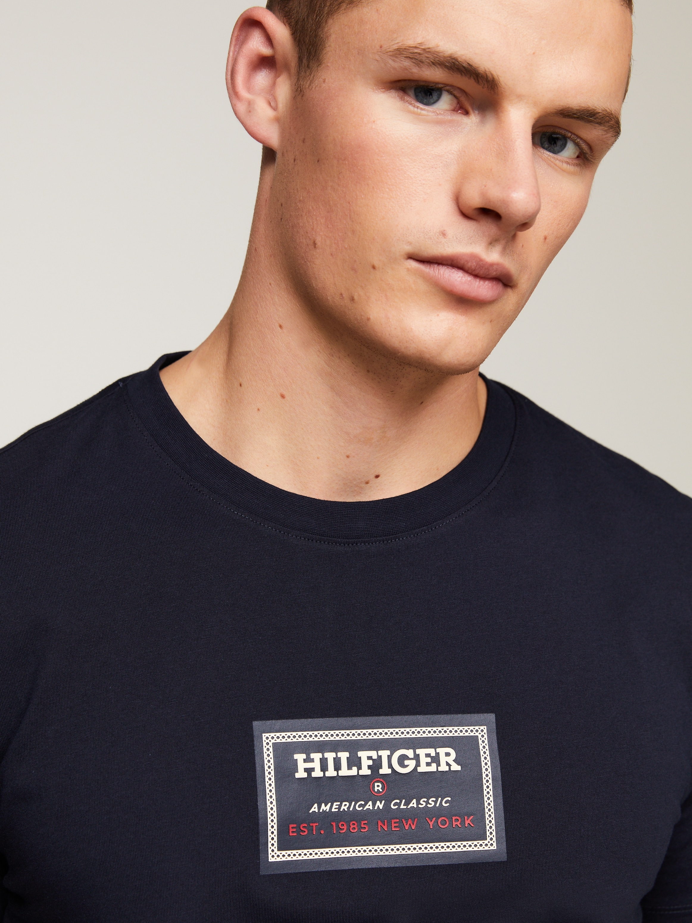 Tommy Hilfiger T-Shirt »LABEL HD PRINT TEE«