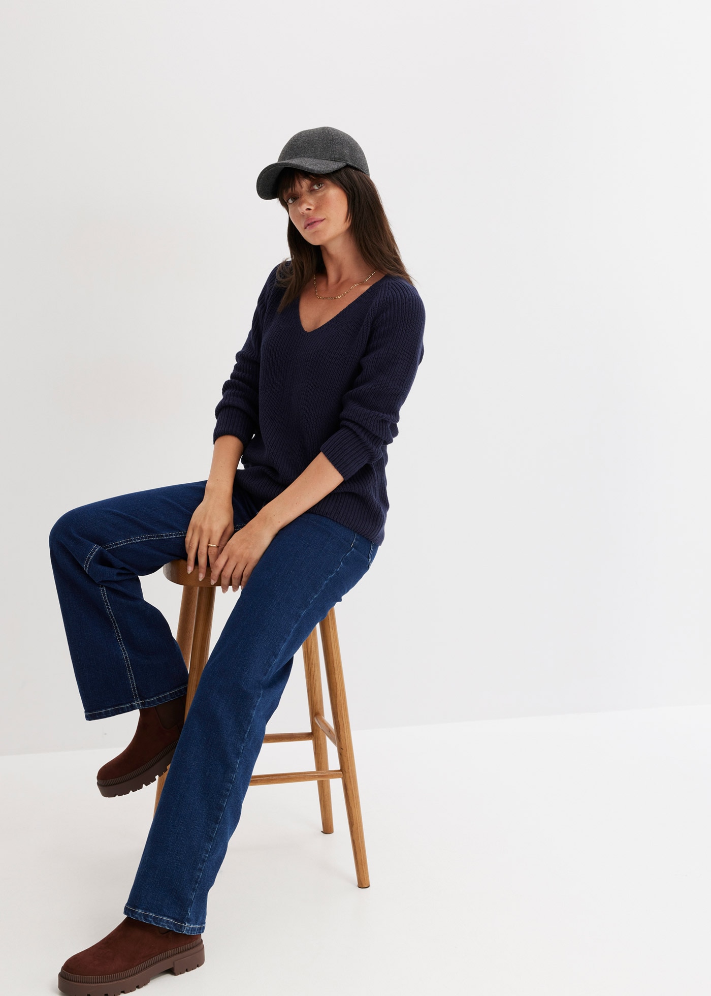 bonprix Strickpullover »Gerippter Pullover aus reiner Baumwolle« aus reiner Baumwolle, mit V-Ausschnitt, unifarben, lässige Passform