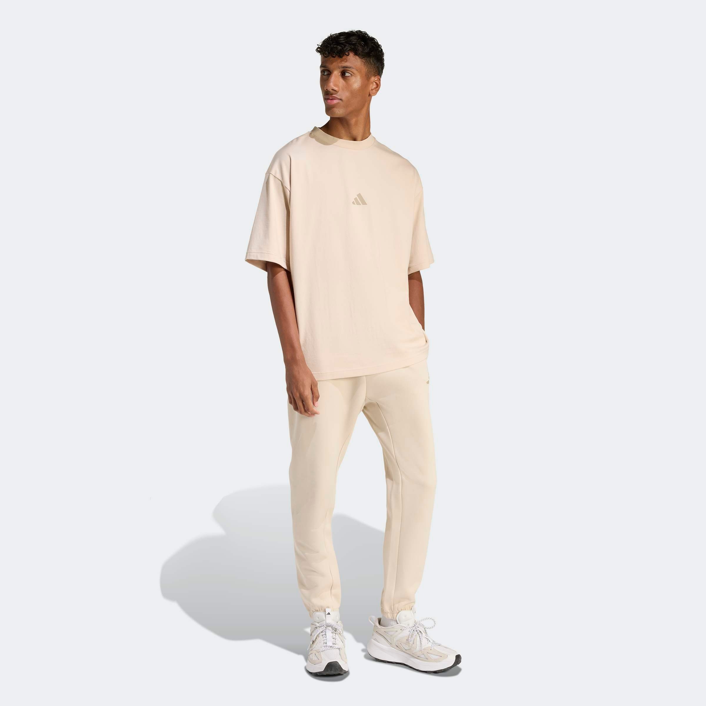 adidas Sportswear T-Shirt »FUTURE ICONS SMALL LOGO« sportlicher Stil, Kurzarm, mit kleinem 3-Streifen Logo