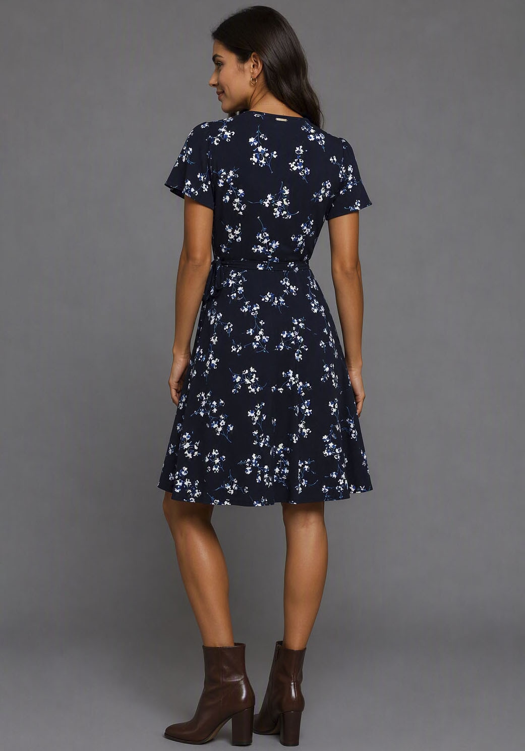 Laura Scott Jerseykleid femininer Stil, für entspannte Tage,aus elastischer Shirtware,Kurzarm