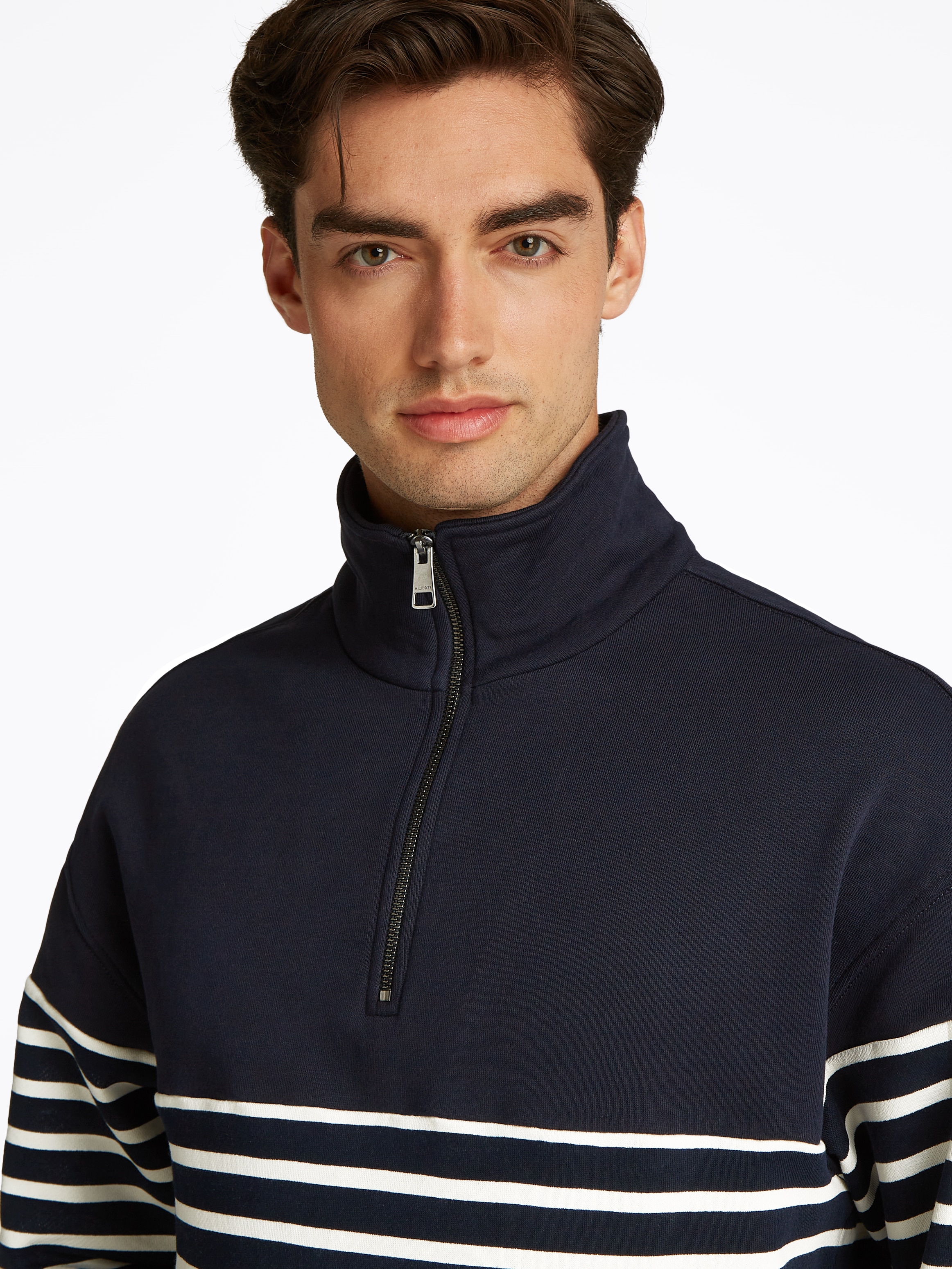 Tommy Hilfiger Sweatshirt »PLACED STRIPE 1/4 ZIP«, Mit Rundhalsausschnitt