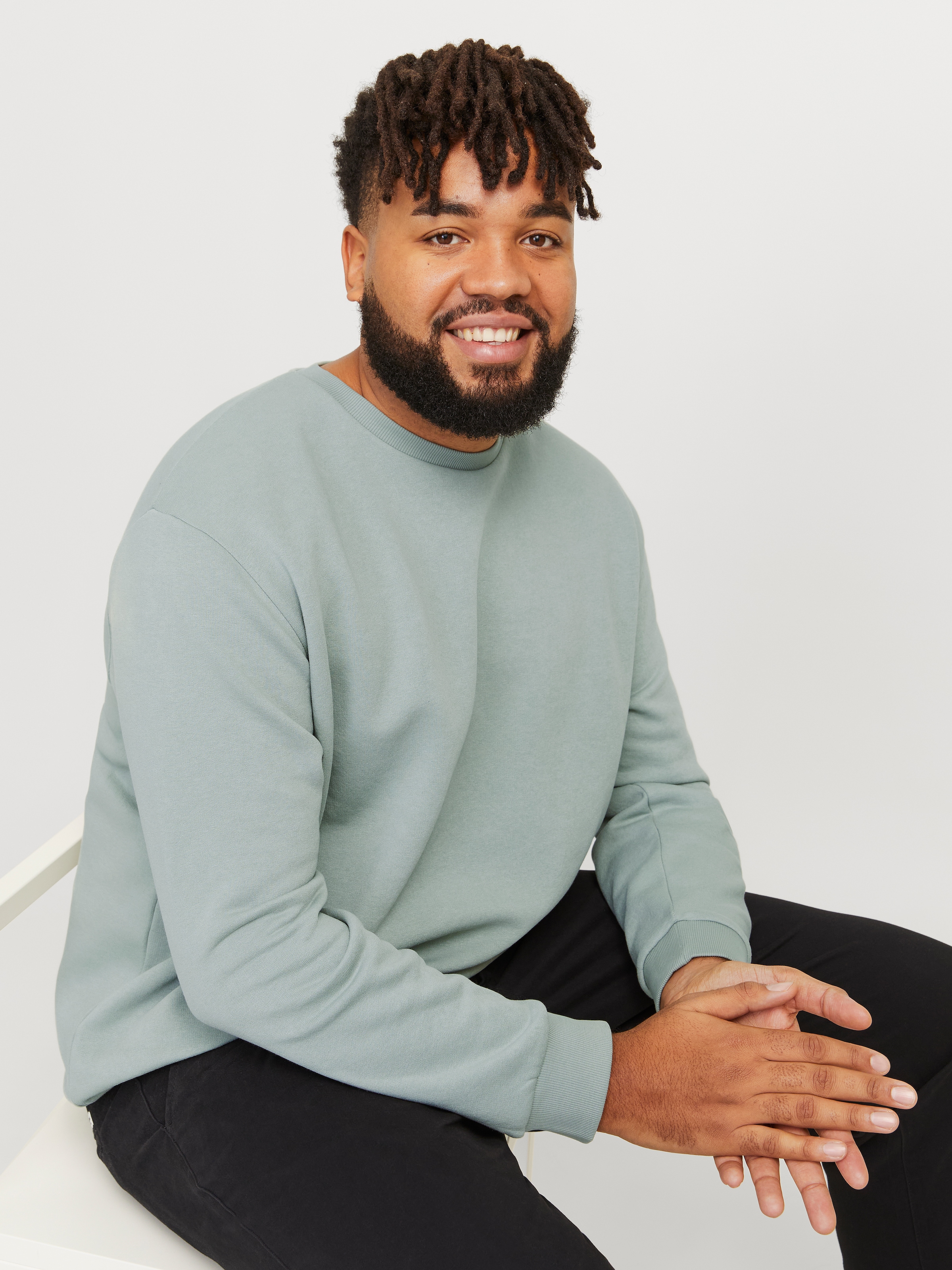 Jack & Jones PlusSize Sweatshirt »JJEBRADLEY SWEAT CREW NOOS PLS«, mit Rippbündchen