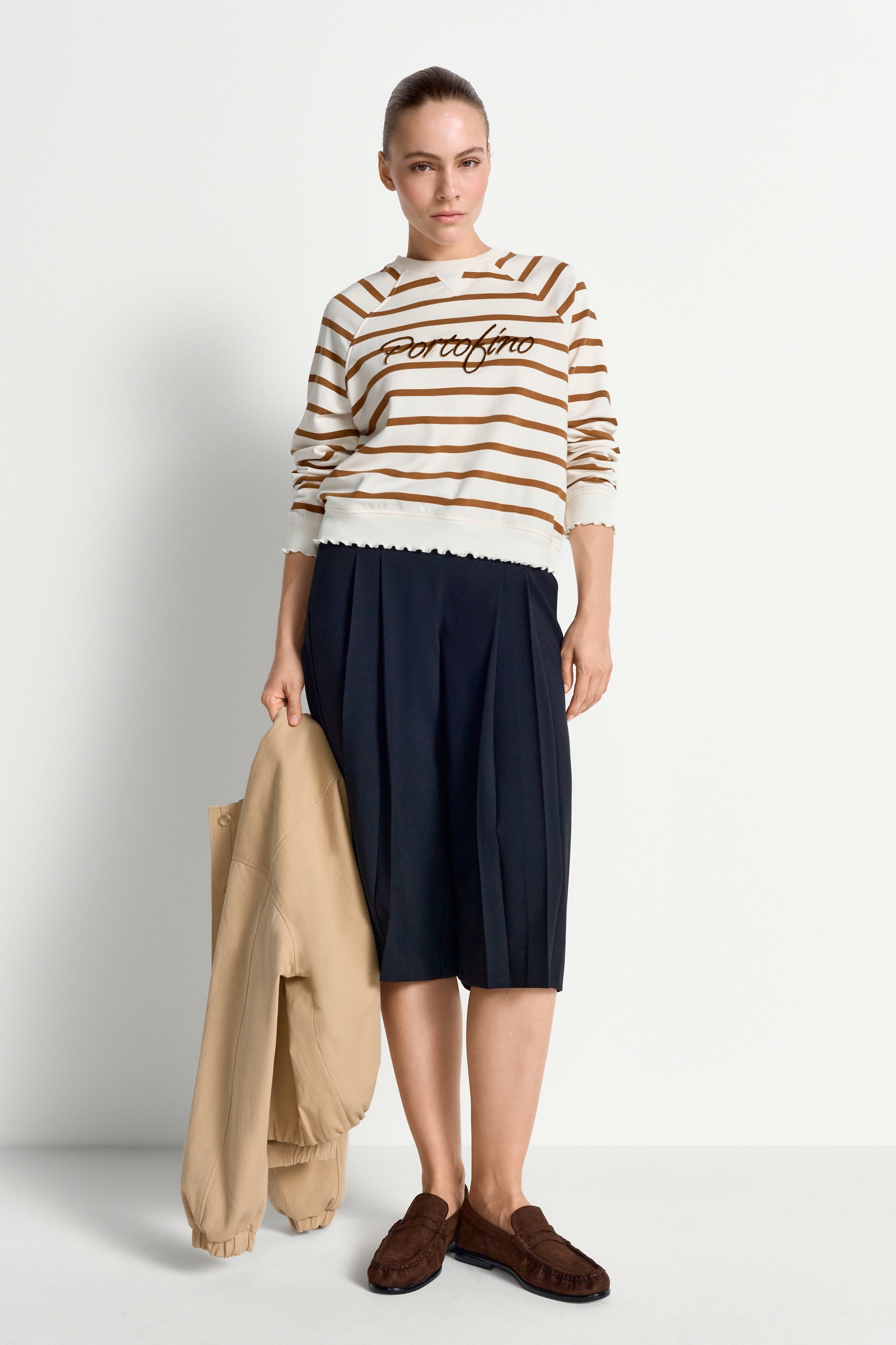 RICHROYAL Sweatshirt , tolle Applikation, Raglanärmel, gewellte Kanten
