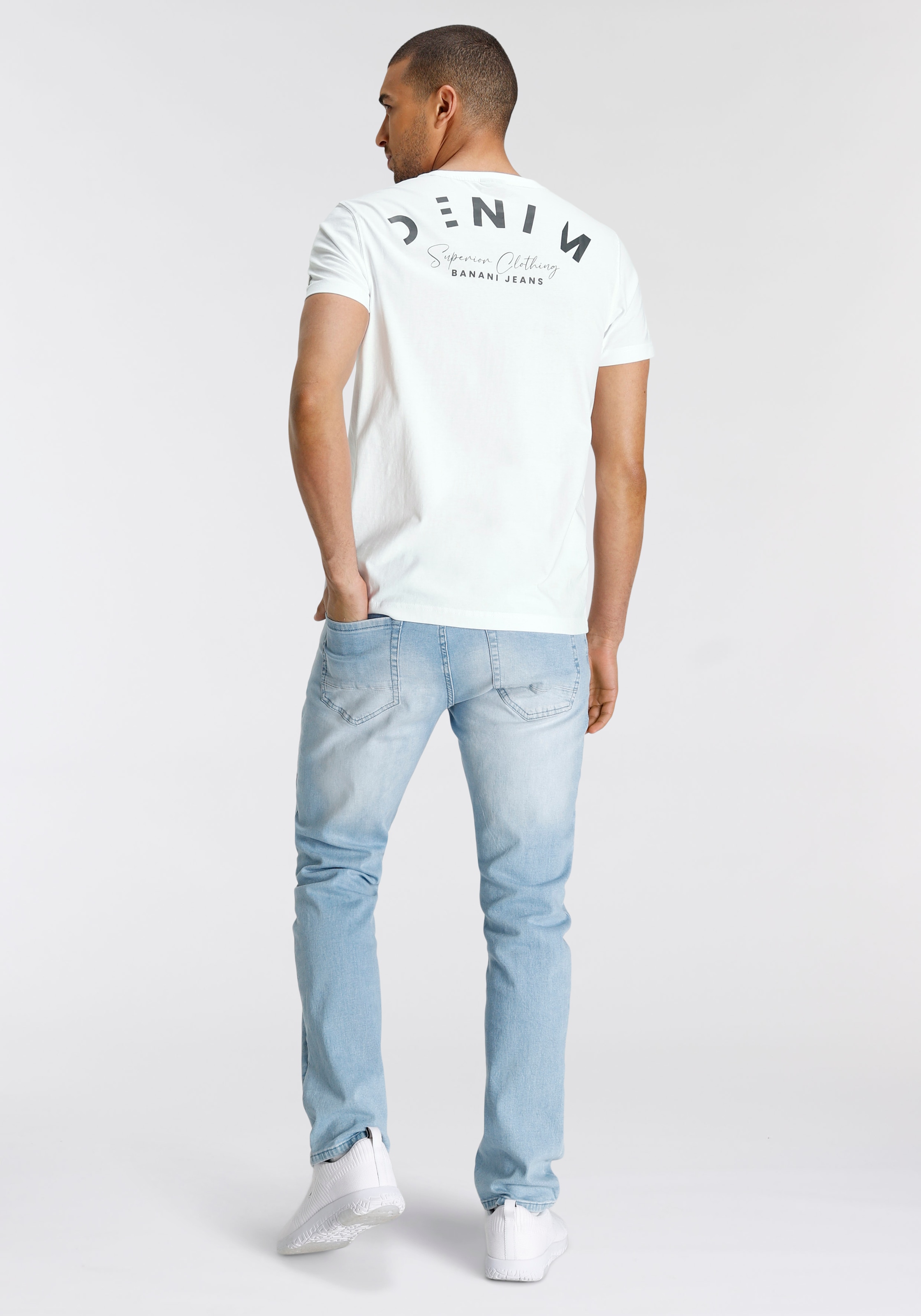 Bruno Banani T-Shirt, schmal geschnitten, mit Print, Rundhalsausschnitt, aus Baumwolle