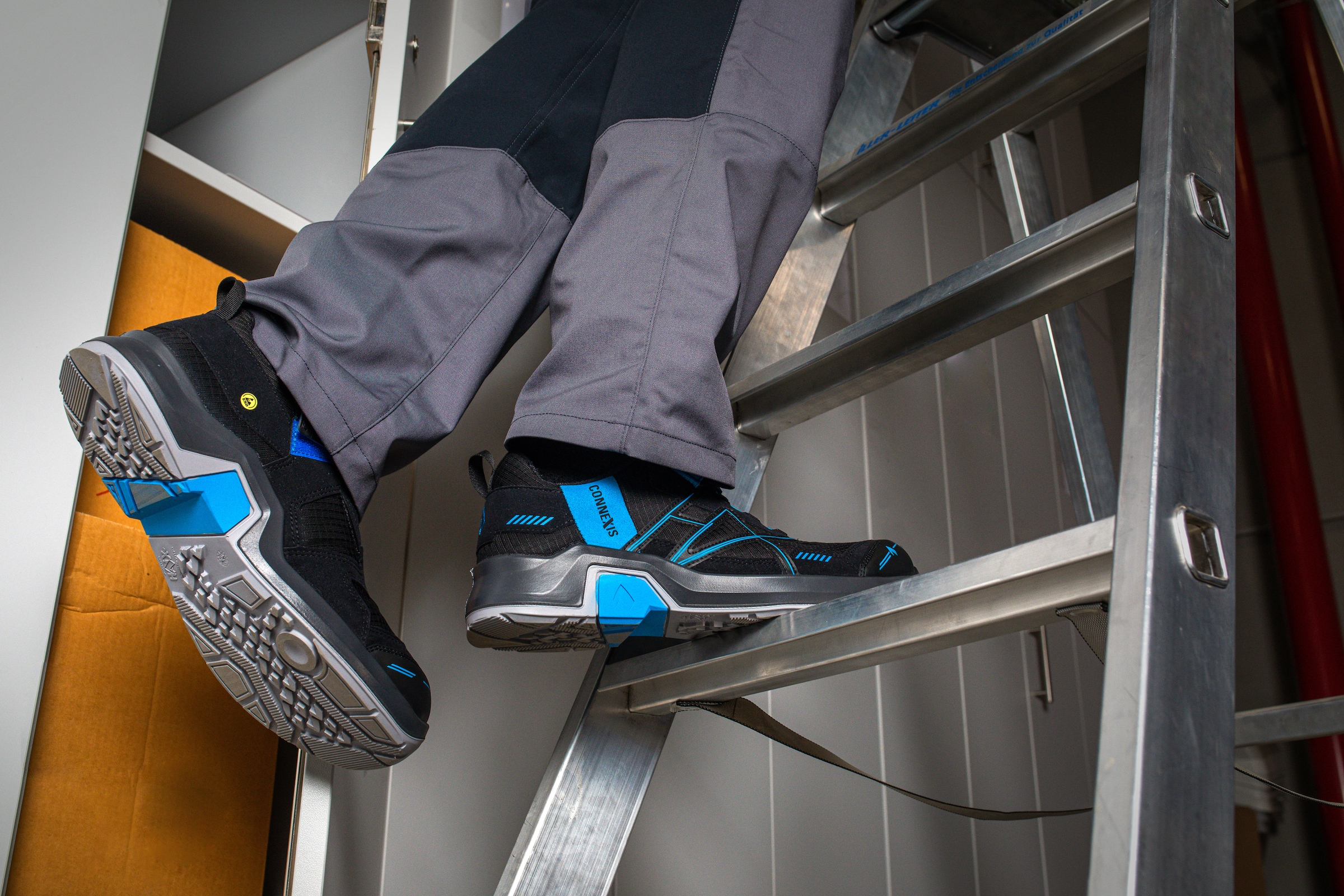 haix Sicherheitsschuh »Sicherheitsschuhe CONNEXIS Safety T S1 low black-blue«