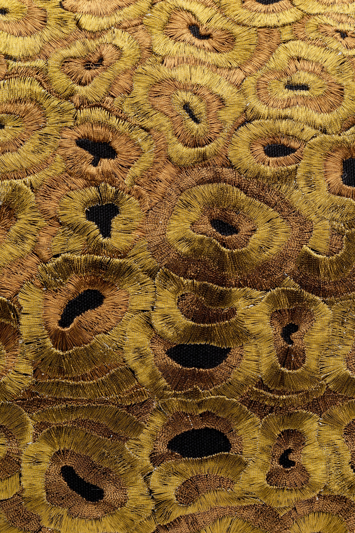 Kare Design Dekokissen »Cheetah, Kissenhülle mit Füllung, in zwei Größen« stützt Kopf und Nacken angenehm und sorgt für erholsamen Schlaf