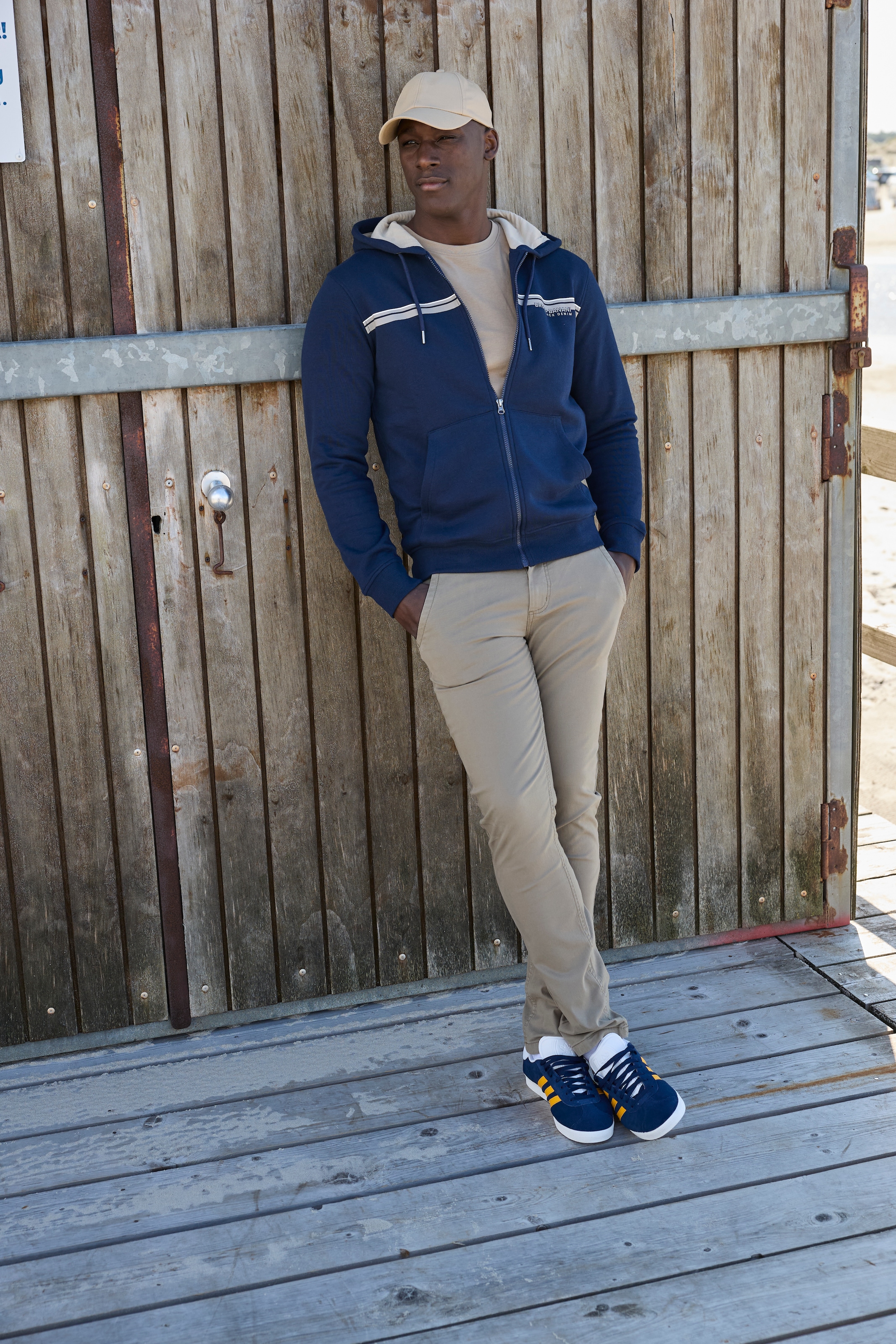 Bruno Banani Chinohose, (Set, mit abnehmbarem Gürtel)
