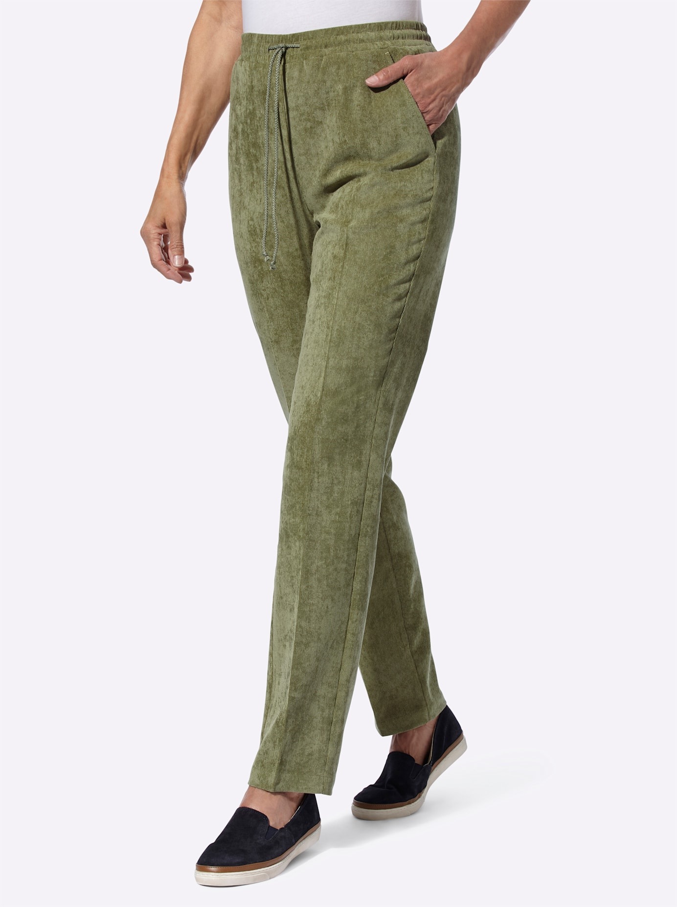Classic Basics Damen Cordhose in grün, Größe 38