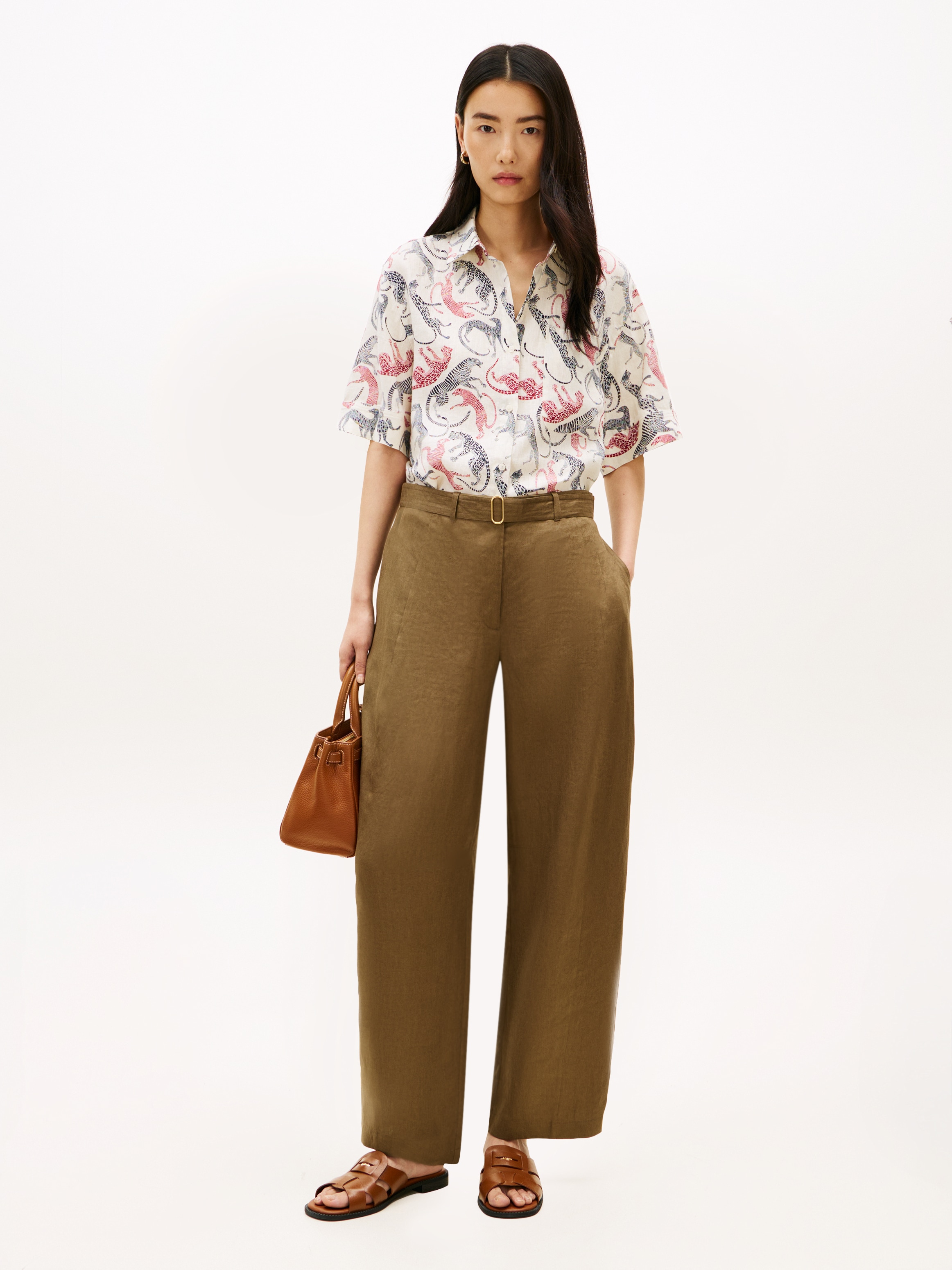 Tommy Hilfiger Kurzarmbluse »ESS LINEN SHORT SLEEVE SHIRT« mit aufgesetzter Brusttasche und Flag-Stickerei, reines Leinen