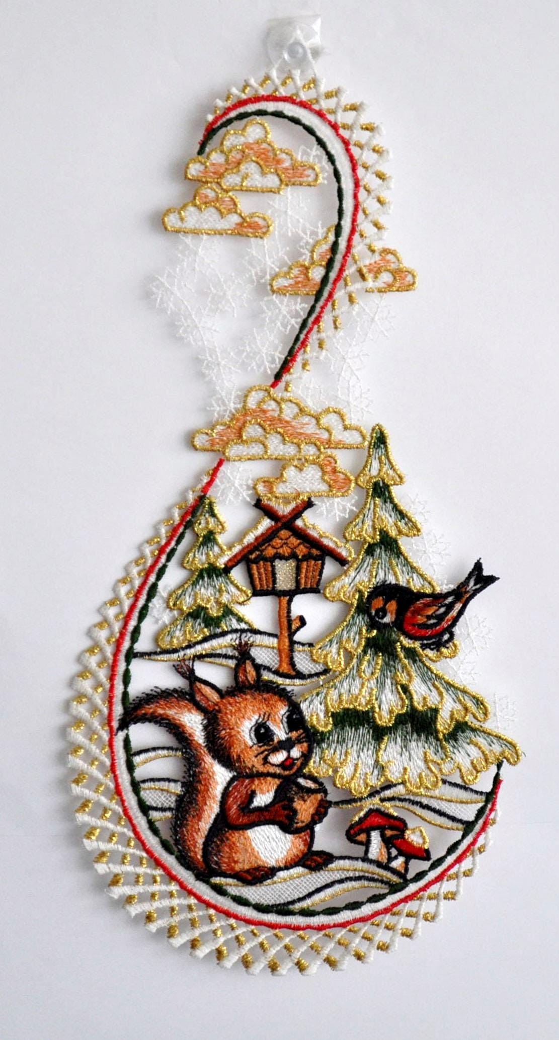 Stickereien Plauen Fensterbild »Hase im Wald« in bunt, Größe B/L: 18 cm x 38 cm