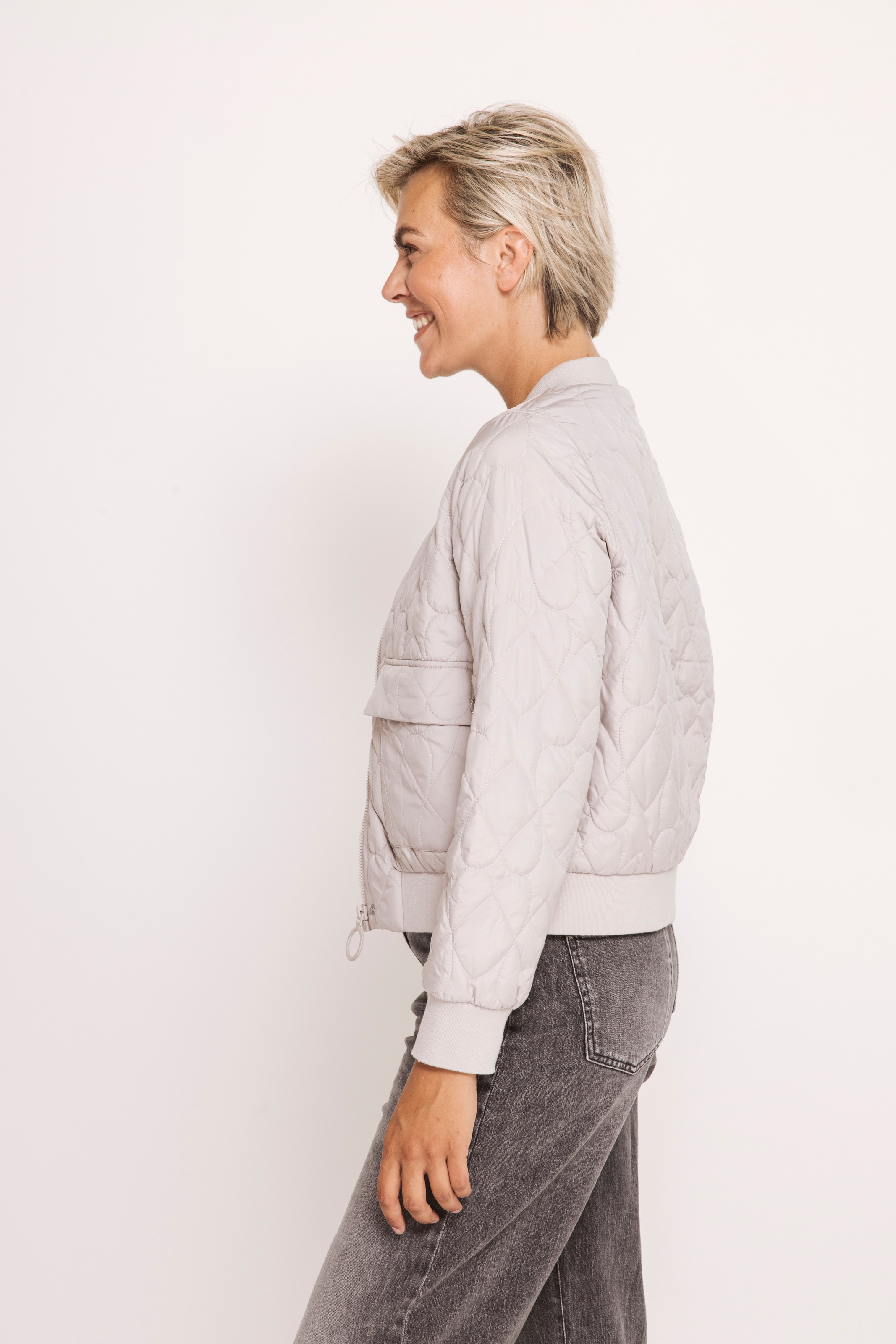 Zhrill Kurzblazer »ZHJULIE PADDED« im Blouson-Look und mit Steppung