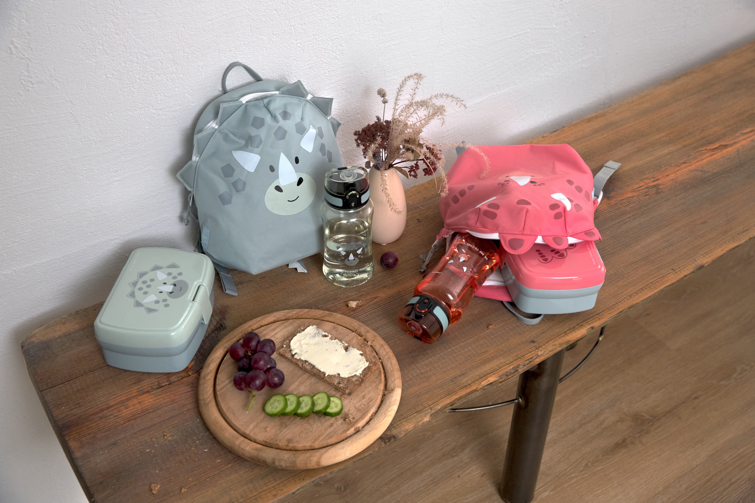 LÄSSIG Lunchbox »About Friends, Dino green«, (Set, 2 tlg.), mit Trinkflasche