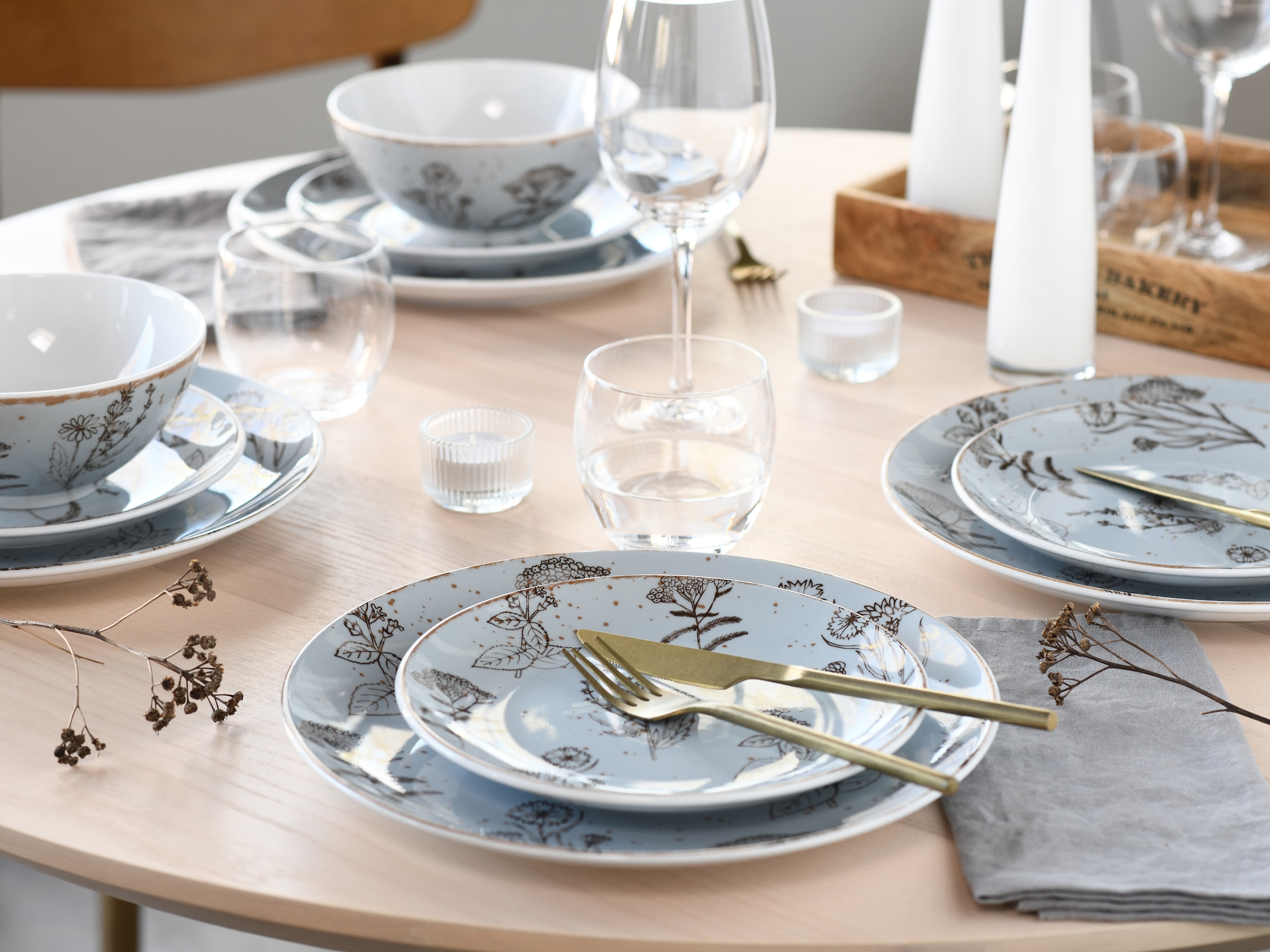 CreaTable Teller-Set »Vintage Flower, Tellerset 12-tlg.« Farbglasur mit Sprenkeln, Rustikaler Vintage Look