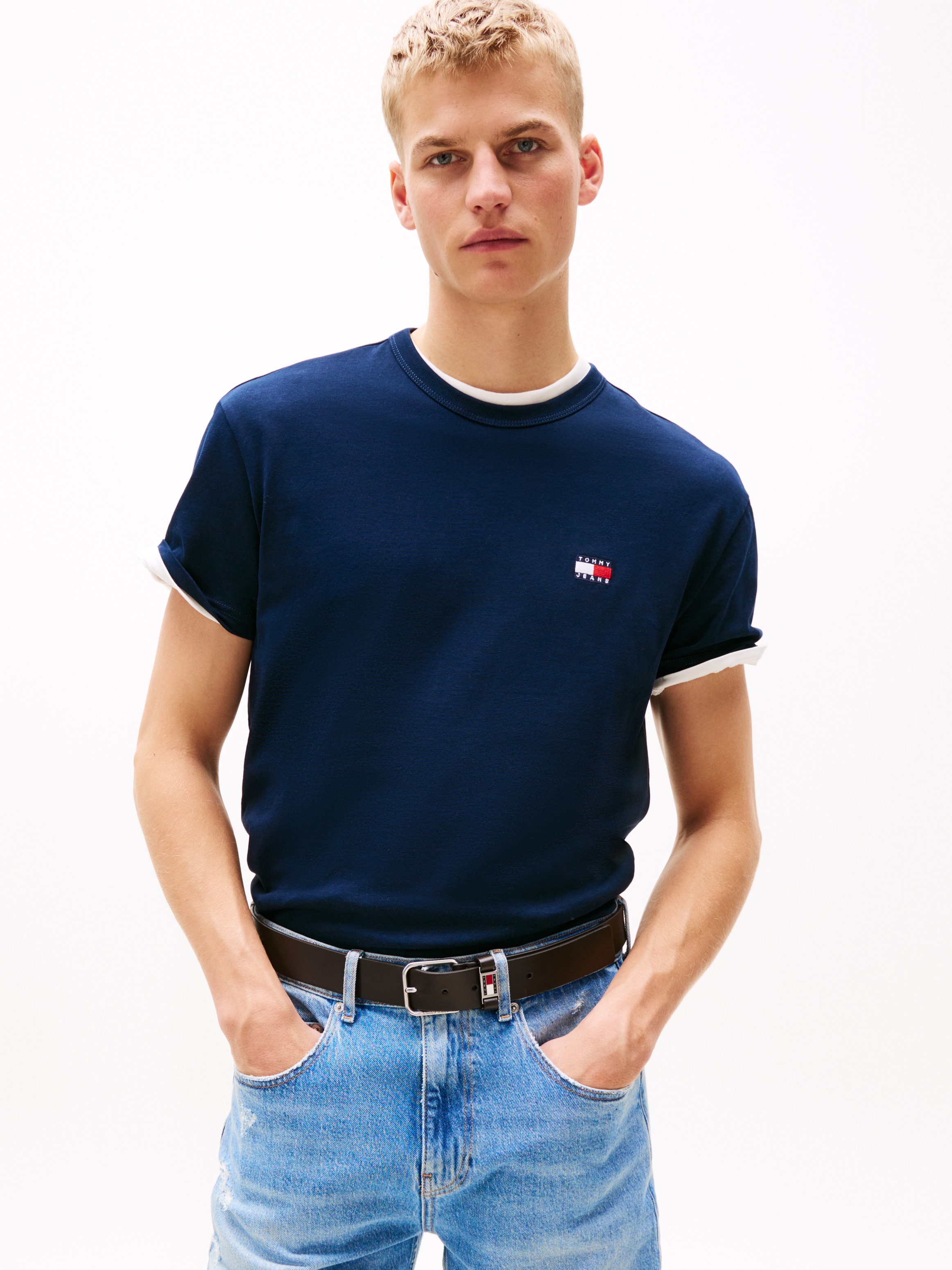 Tommy Jeans T-Shirt »TJM REG BADGE TEE EXT«, mit Logostickerei