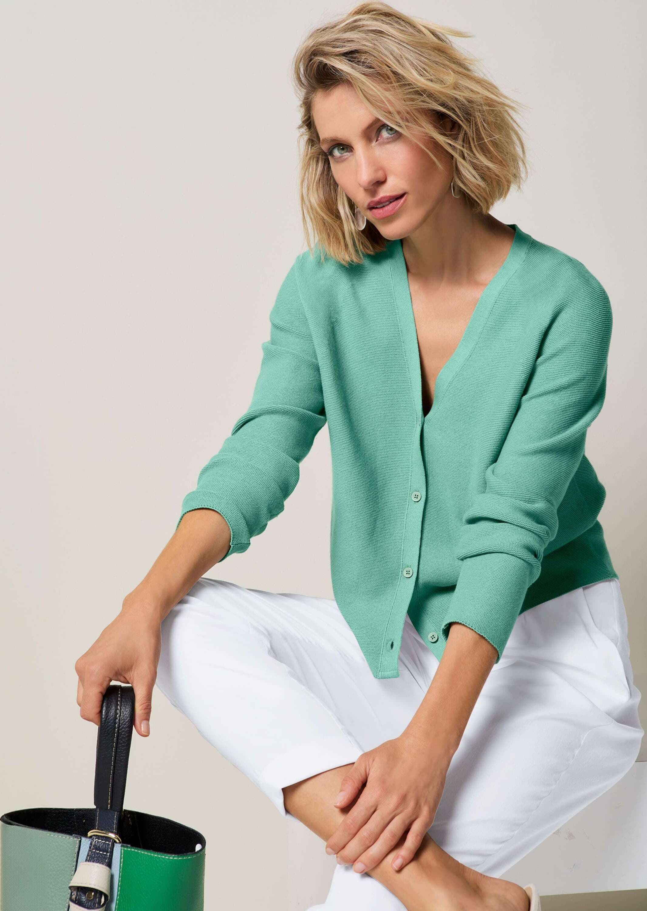 MADELEINE Strickjacke »Strickjacke Modische Strickjacke mit V-Ausschnitt«