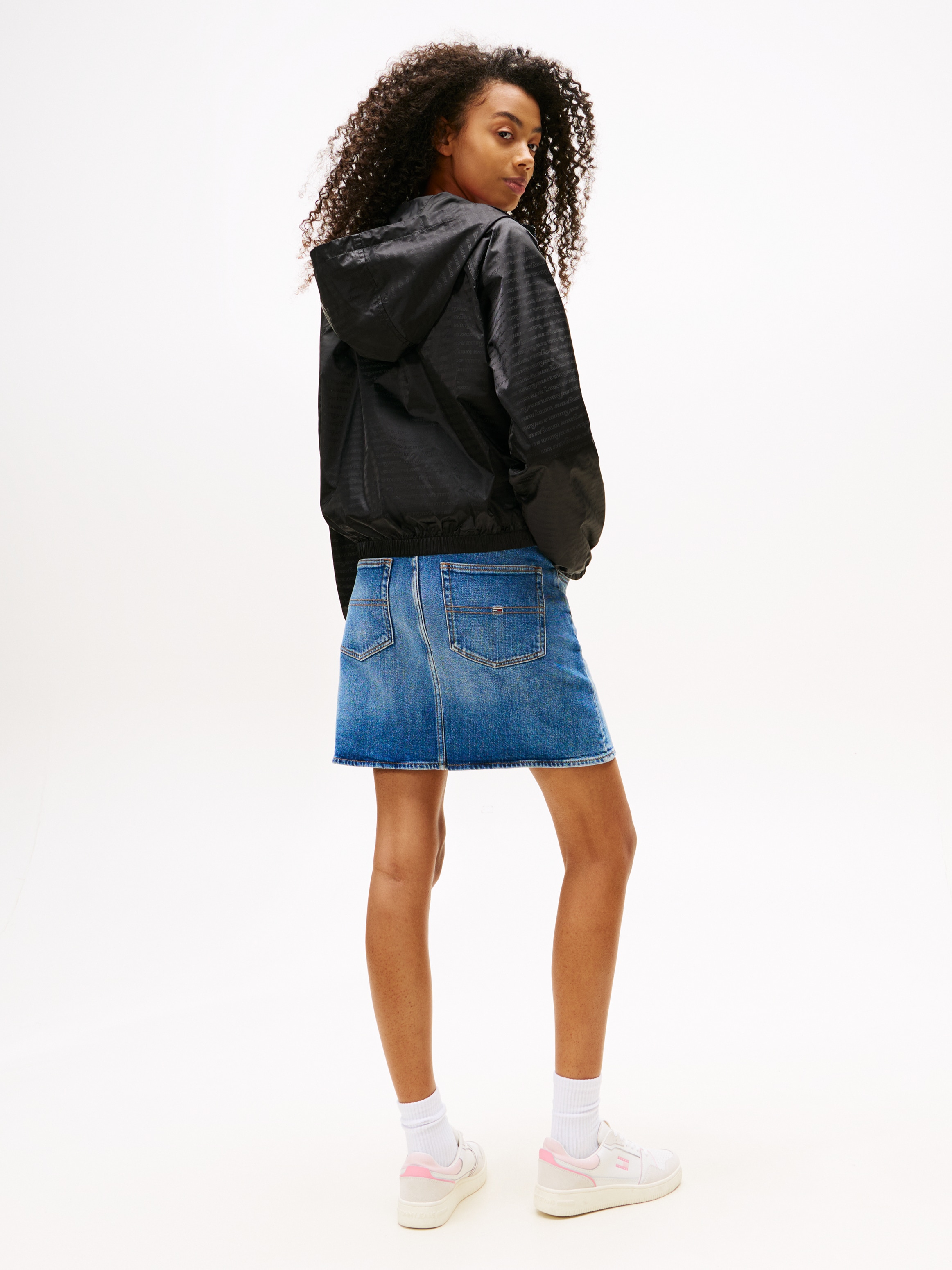 Tommy Jeans Windbreaker »TJW JACQUARD WINDERBREAKER«, mit Kapuze