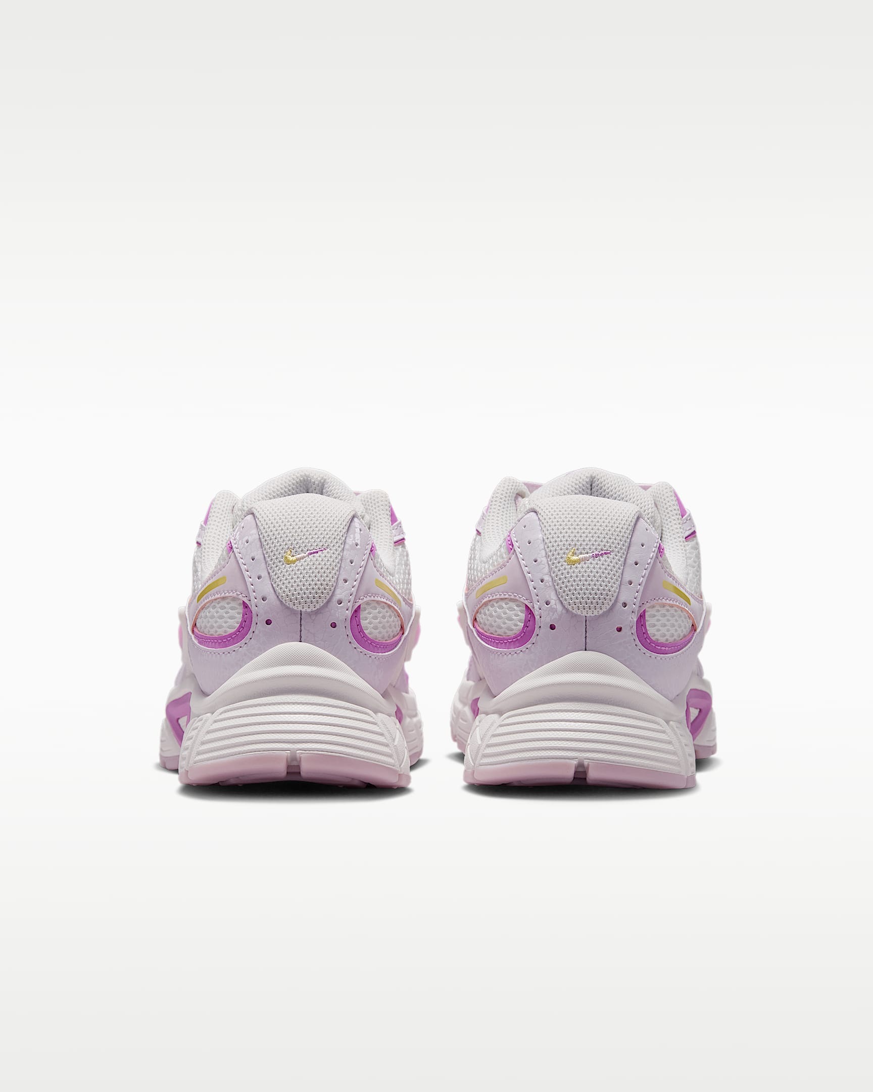 Nike Sportswear Sneaker »W V5 RNR DF«  inspiriert vom Design des Y2K Nike Vomero 5