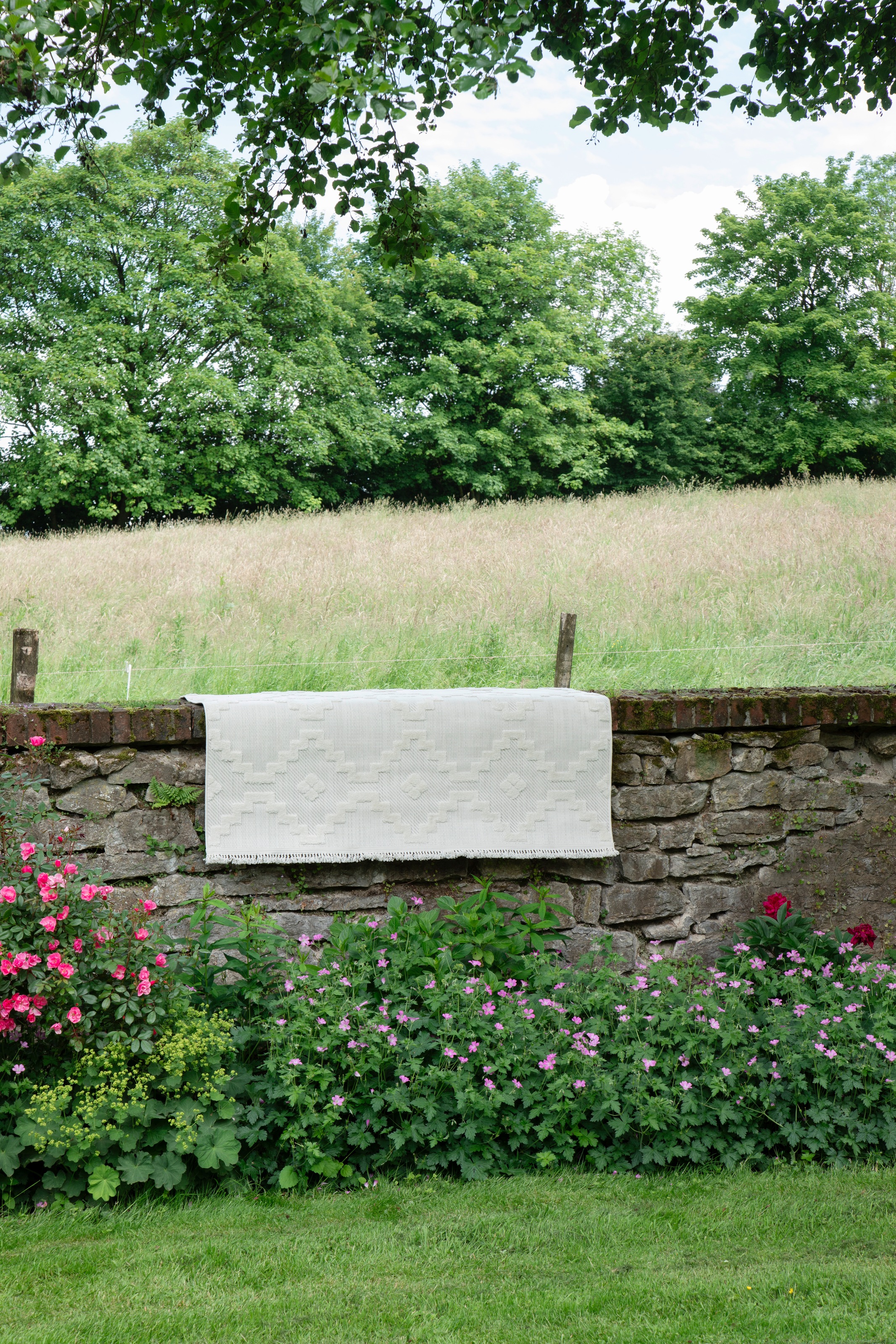 SCHÖNER WOHNEN-Kollektion Teppich »Summer 6352« rechteckig 6 mm Höhe In- und Outdoor geeignet, Hoch Tief Struktur, Robuster Teppich