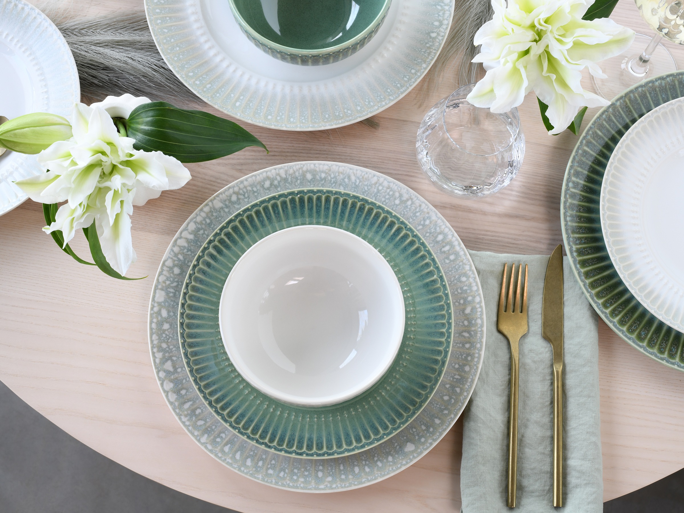 CreaTable Teller-Set »Celadon, Teller Set 12-tlg.« Elegantes Stabrelief, Farbverlauf
