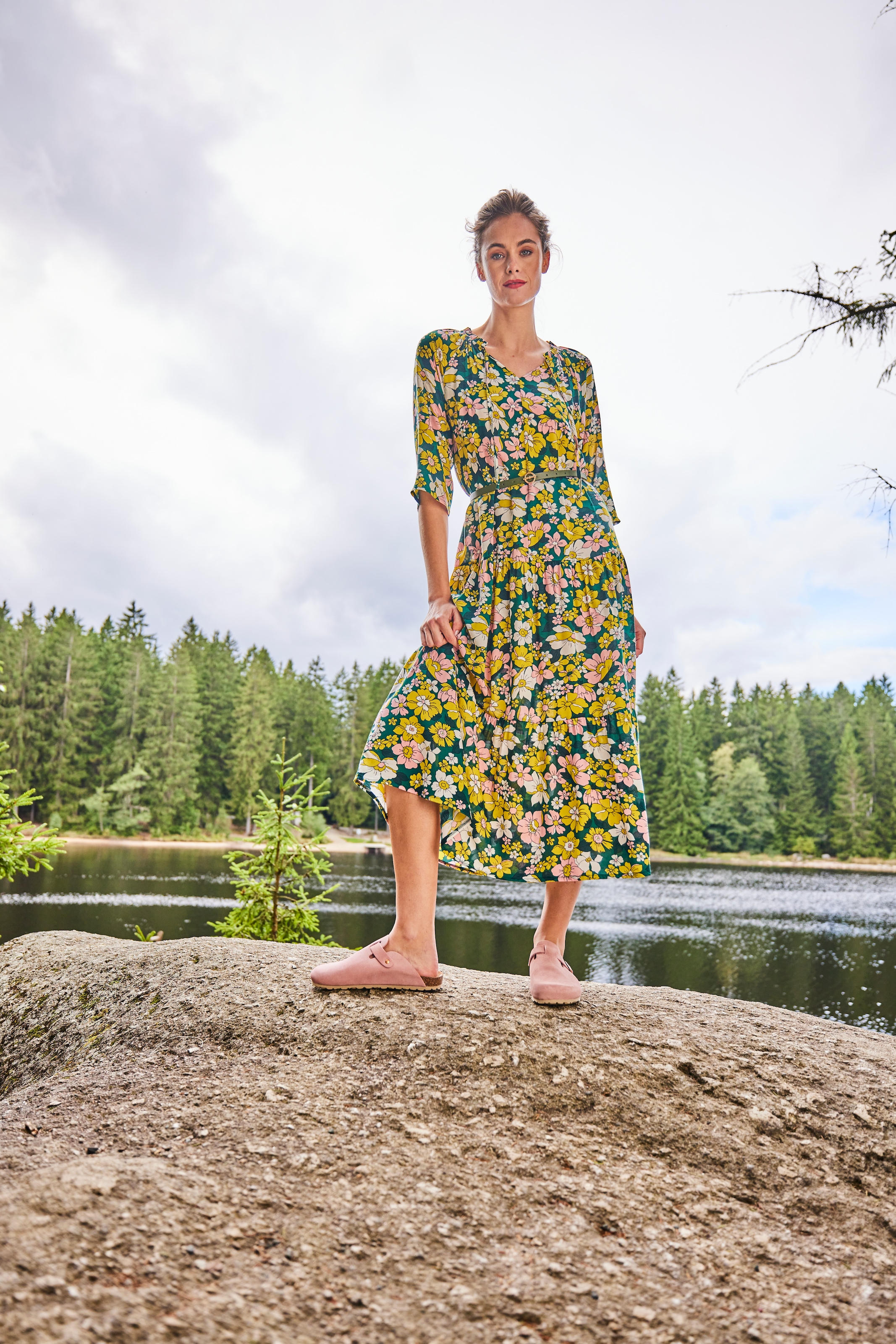 Aniston CASUAL Sommerkleid mit farbenfrohen Blütendruck - jedes Teil ein Unikat - NEUE KOLLEKTION