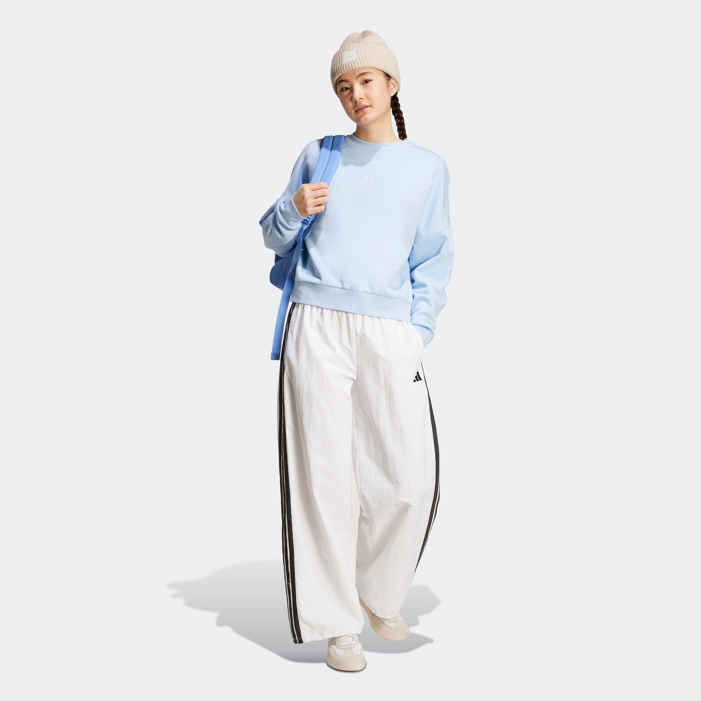 adidas Sportswear Sweatshirt »W SL FC SWT«, mit flauschiger Innenseite
