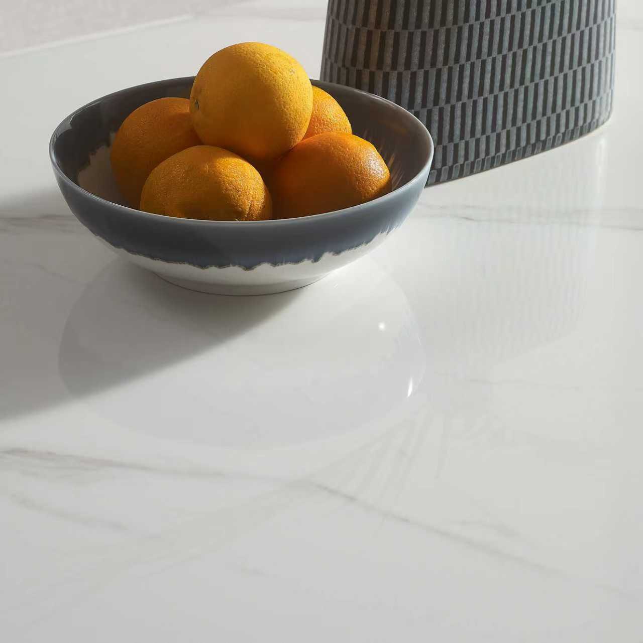 OTTO home Essgruppe »Kryce« Set, 120 cm Esstisch + 2 Stühle + Bank, 4 Stk. tlg. Strukturstoff, robustem Metallgestell, Tischplatte aus Sinterstein