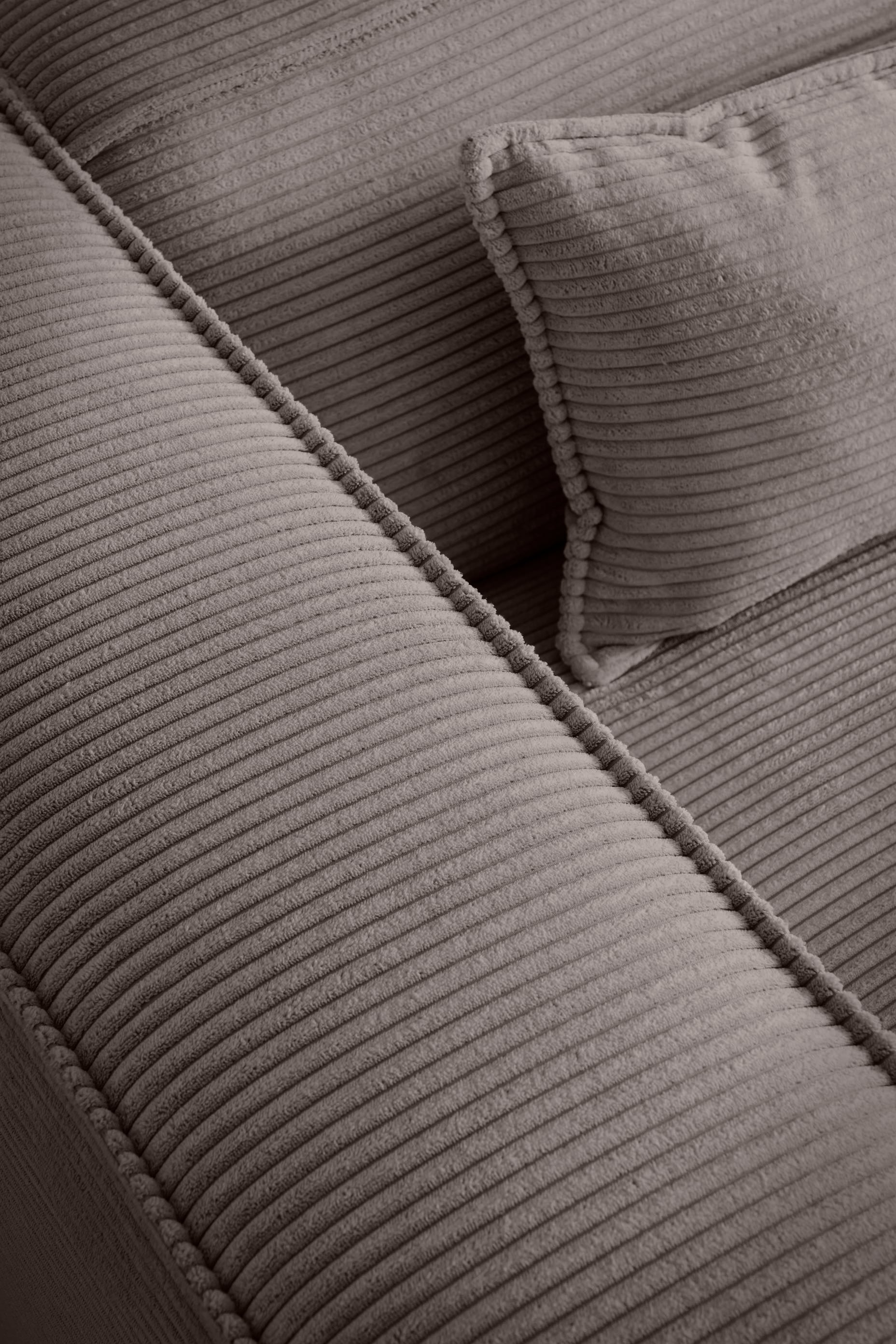 LeGer Home by Lena Gercke Ecksofa »PIARA XXL, Big-Sofa in Cord oder Leinenoptik, L-Form, mit Kedernaht«, wahlweise Ottomane rechts/links, schwarze Füße, bequemer Sitzkomfort