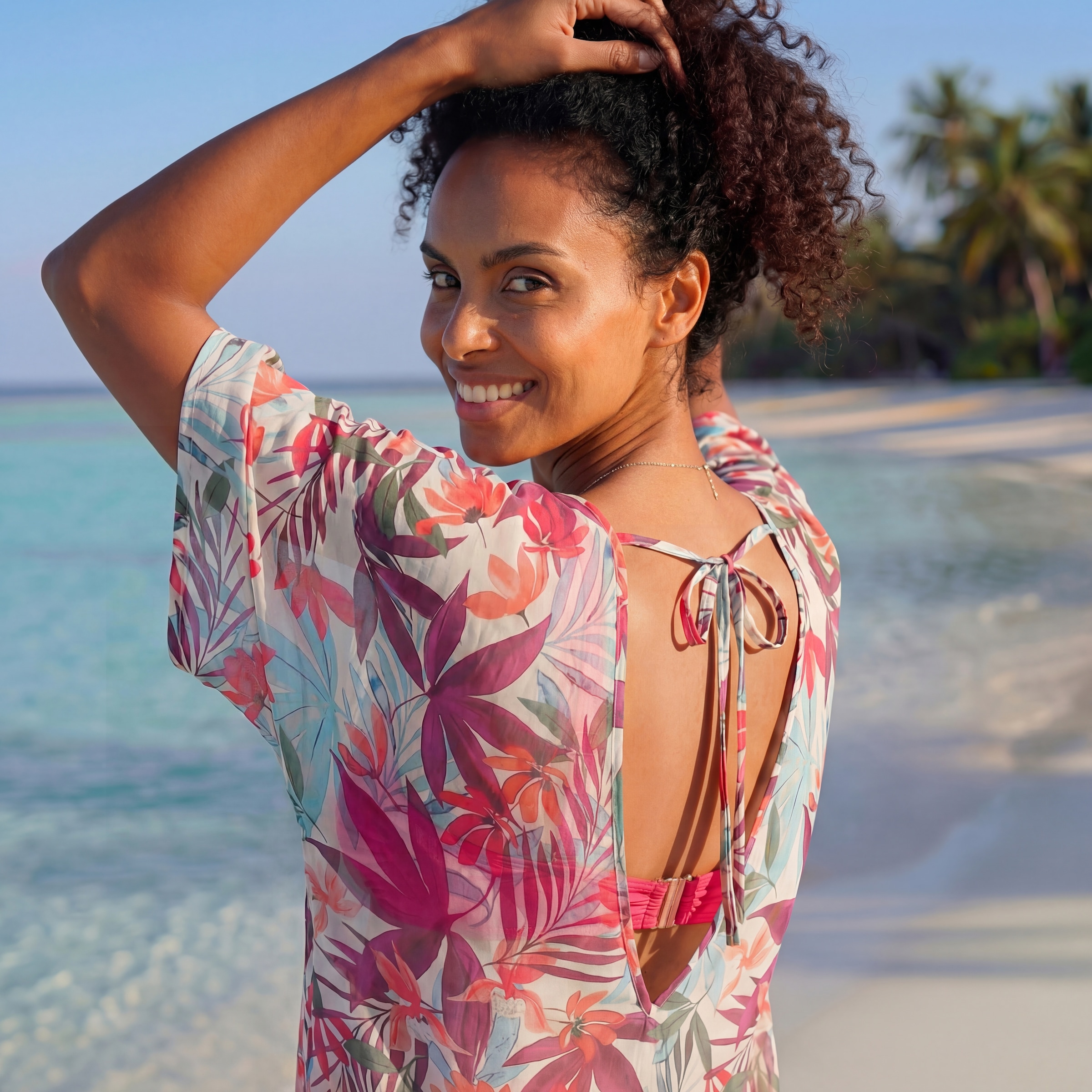 LASCANA Chiffontunika mit Alloverprint, leicht transparente Strandtunika