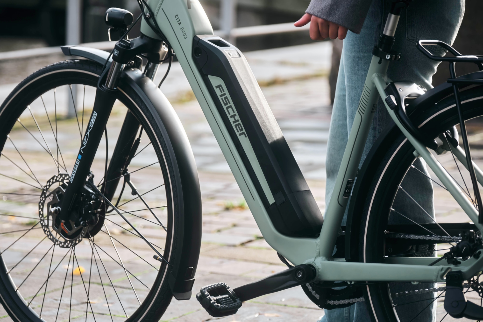 FISCHER Fahrrad »CITA 2403 459 ACTIVE« 7 Gang Shimano NEXUS Schaltwerk Frontmotor mit Akku-Ladegerät | mit Werkzeug,  Pedelec, Elektrofahrrad für Damen und Herren