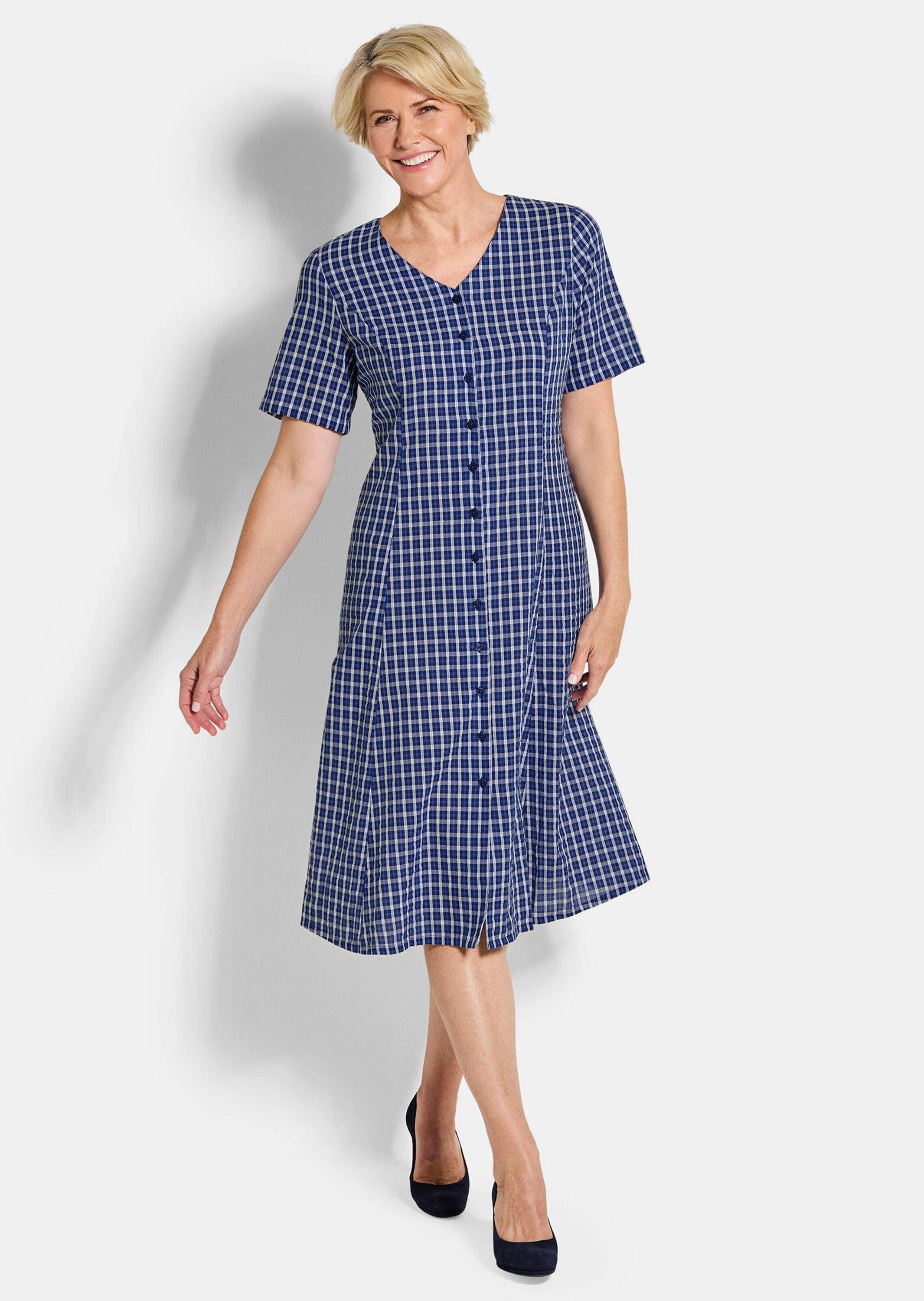 GOLDNER Sommerkleid »Kurzgröße Baumwollkleid mit Karo-Muster« Seitennahttaschen durchgehende Knopfleise