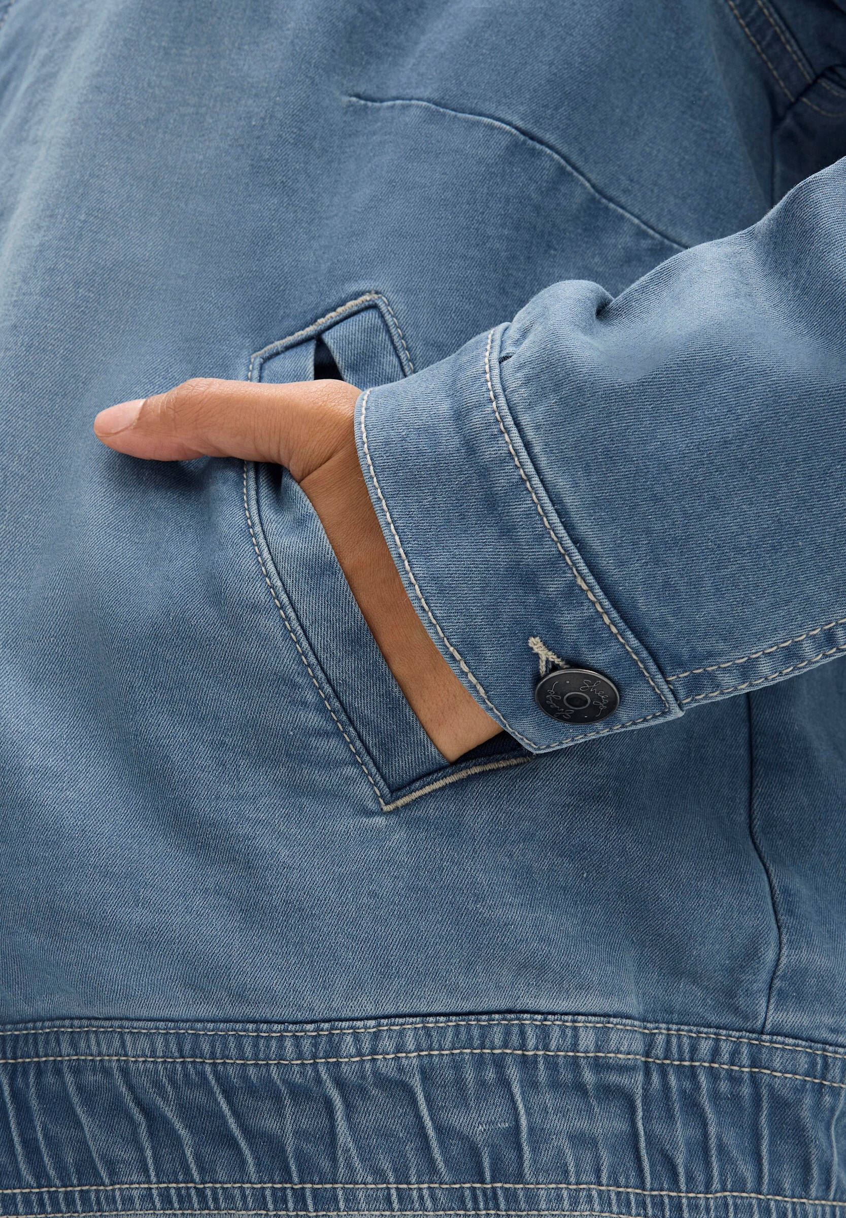 Sheego Jeansjacke »Jeans-Jacke Jeansjacke mit Used-Effekten« ohne Kapuze