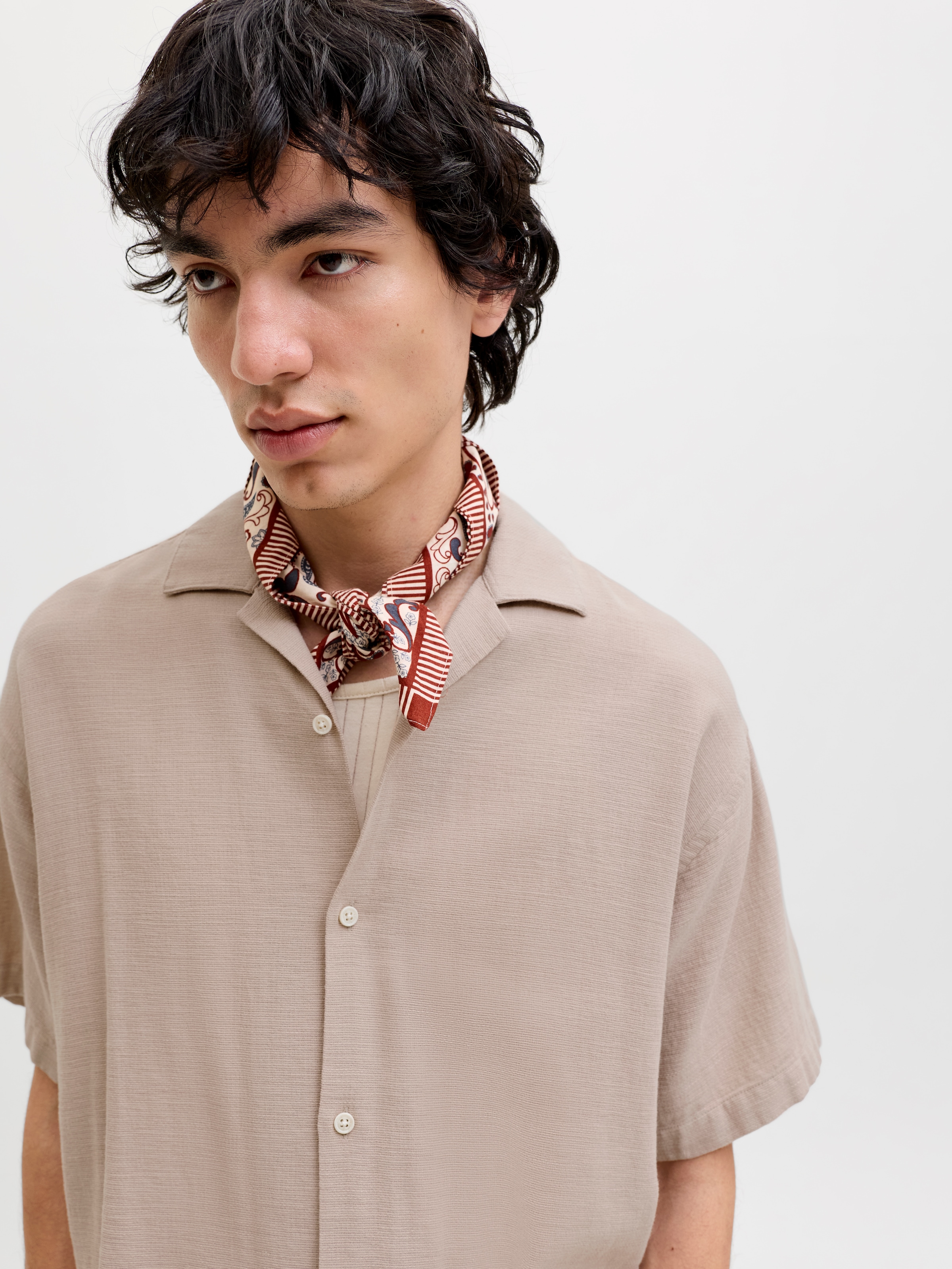 Jack & Jones Kurzarmhemd »JJELIAM RESORT SHIRT SS SN« Baumwolle, loose fit