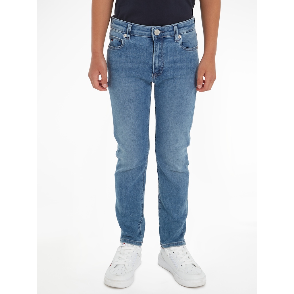Tommy Hilfiger Straight-Jeans »MODERN STRAIGHT«, mit Logostickereien
