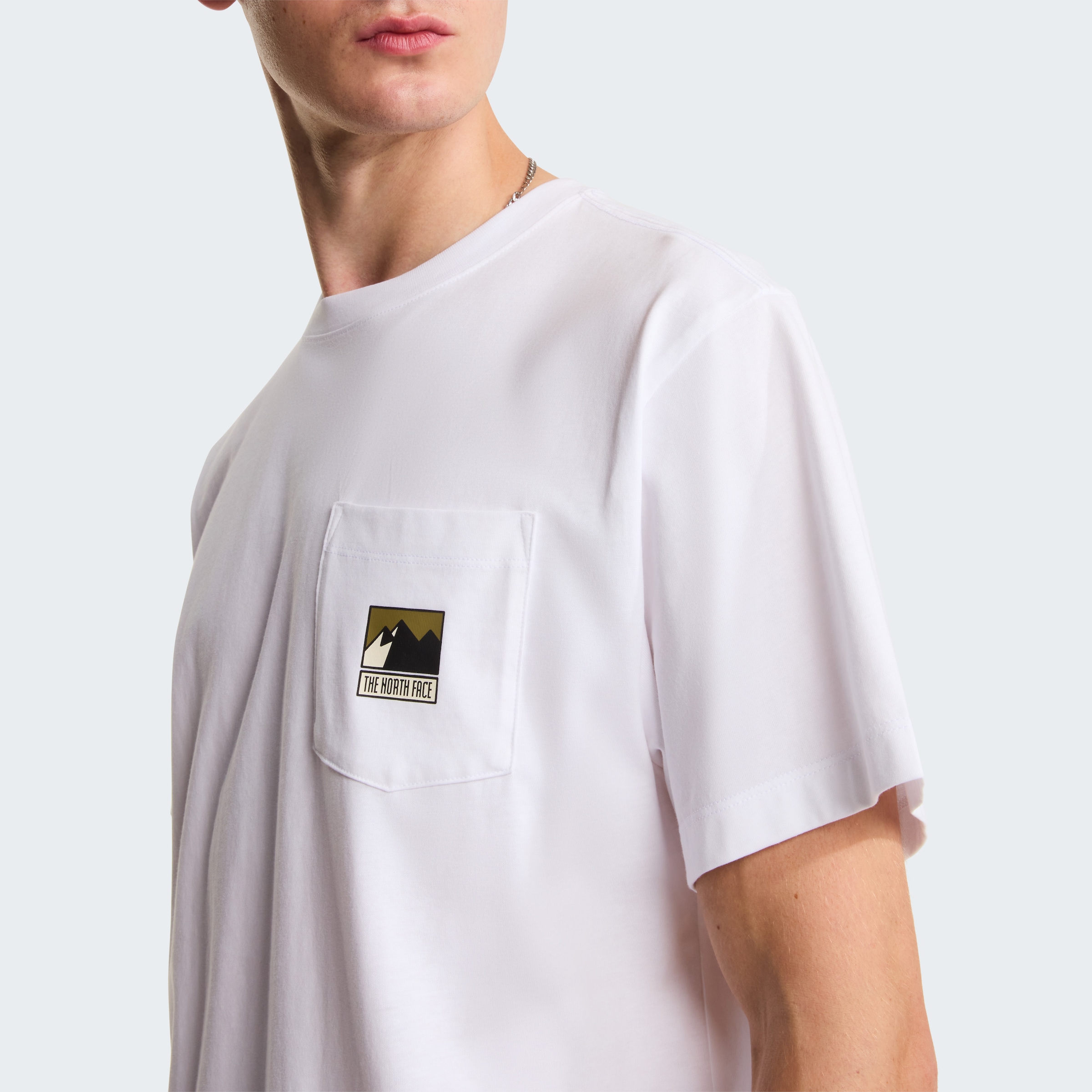The North Face T-Shirt »M MOUNTAIN LOGO RELAXED SHORT SLEEVE TEE-GRAPHIC« lockere Passform, kurze Ärmel, weiches Material