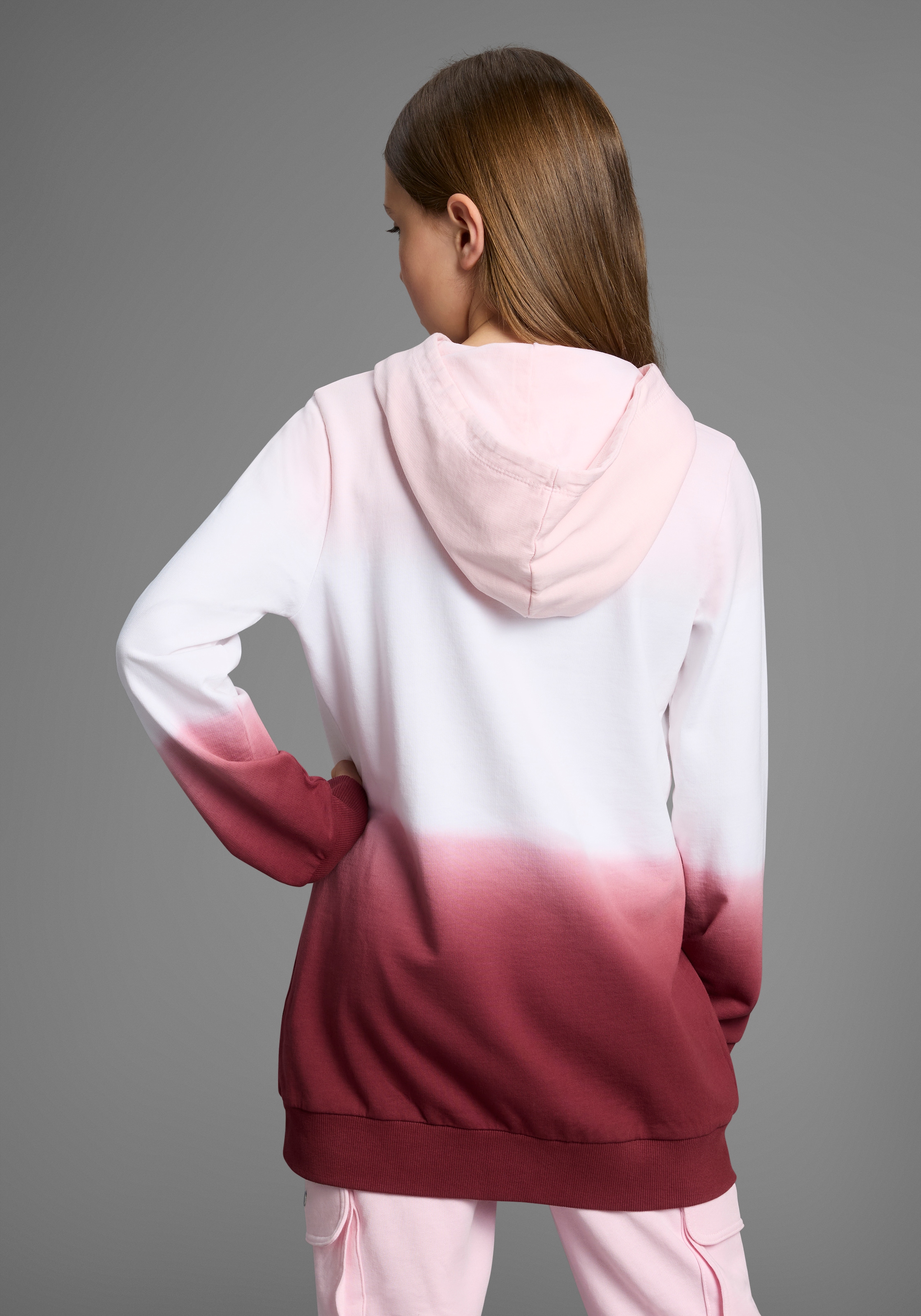 KangaROOS Kapuzensweatshirt », Longsweatshirt mit Farbverlauf«, Langarm mit Bündchen, taillierter Schnitt, mit Logodruck