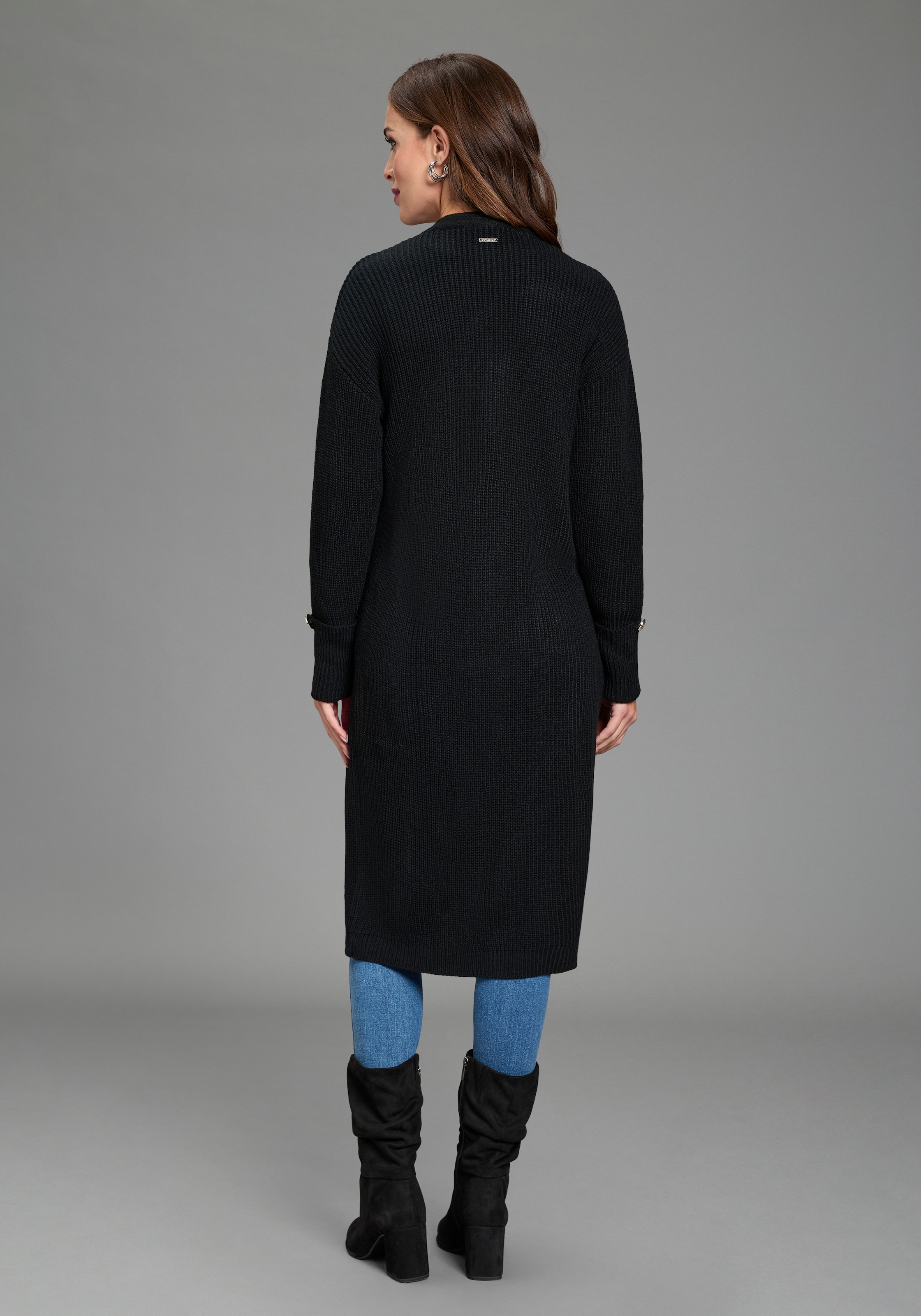 Bruno Banani Longstrickjacke Oversize-Passform, ca. Mitte Knie, mit Knöpfen, unifarben, ohne Kragen