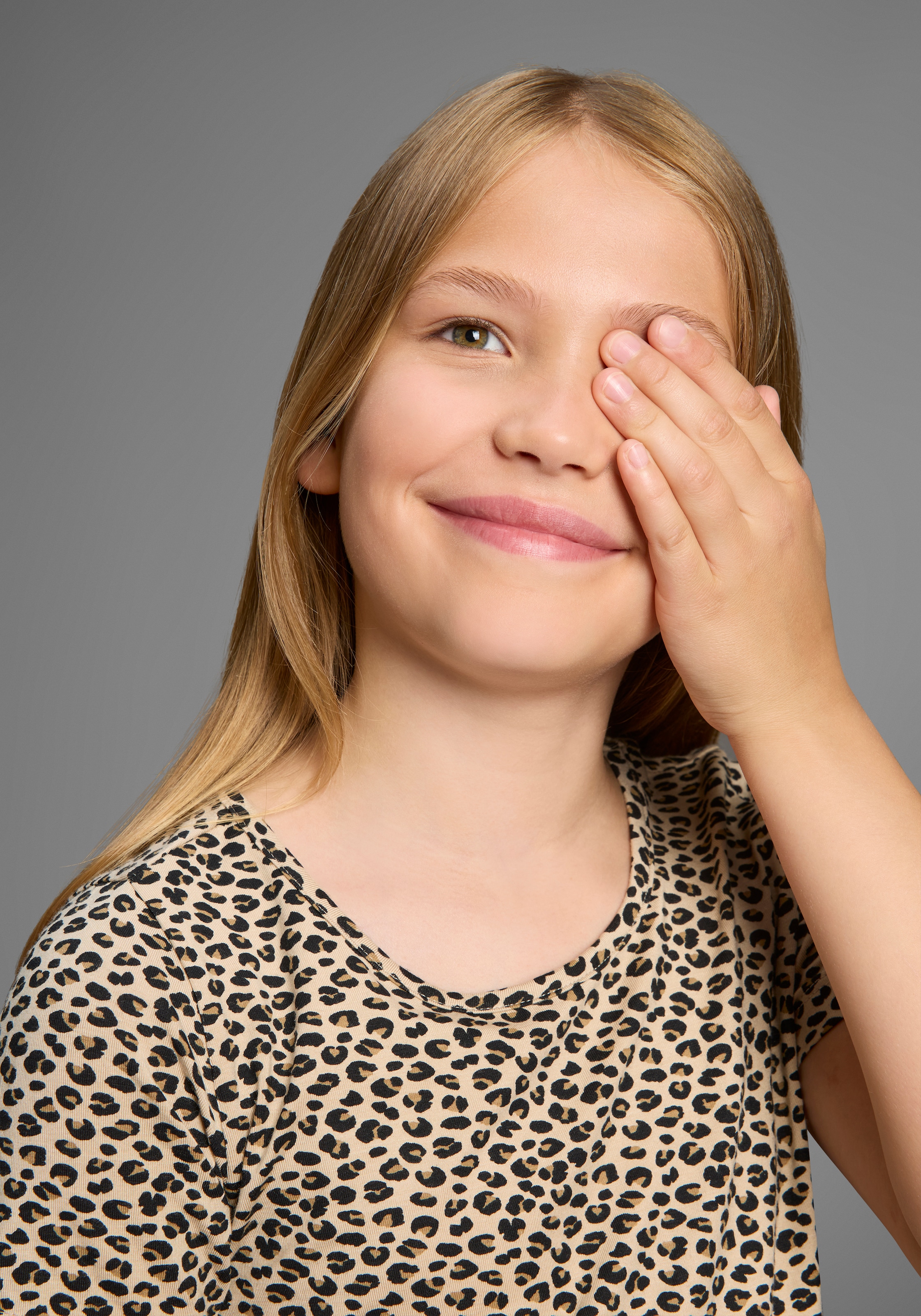 KIDSWORLD Jerseykleid »Shirtkleid in Leo-Musterung«, Shirtkleid in Leo-Optik, unten austestellt
