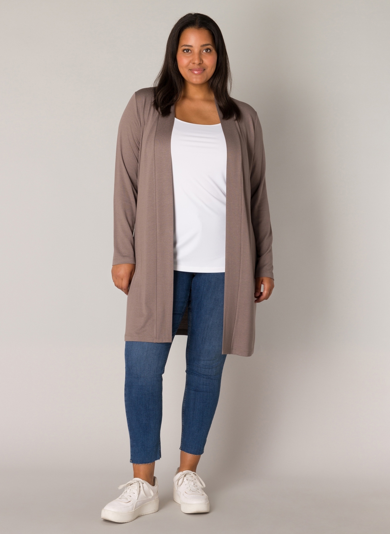 Base Level Curvy Strickjacke, in melierter Optik