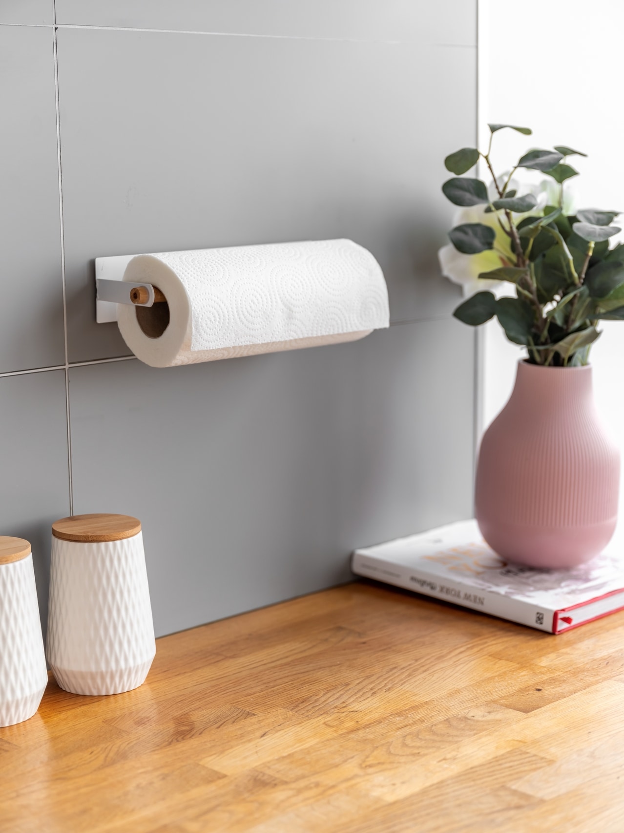WENKO Küchenrollenhalter »Modell Magna«, magnetischer Wandrollenhalter für Küchenpapier, Befestigen ohne Bohren