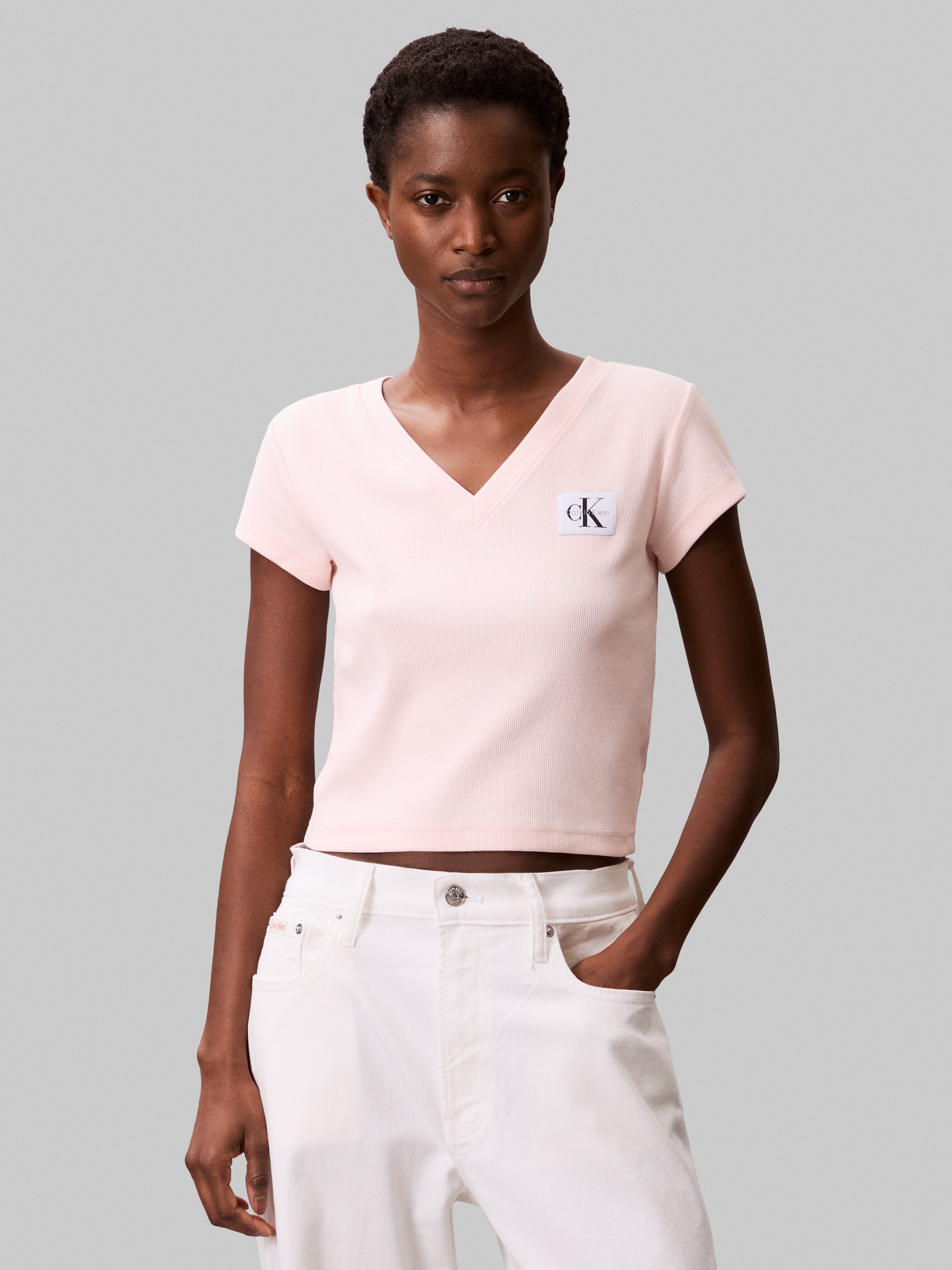 Calvin Klein Jeans T-Shirt »A- SS WOVEN LABEL RIB VNECK TEE«, mit gewebtem Label