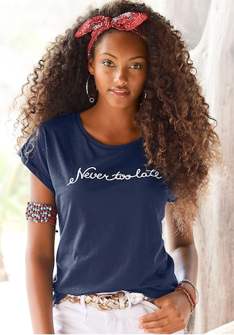 T-Shirt, mit modischem Sprüche Frontdruck "Never too late"